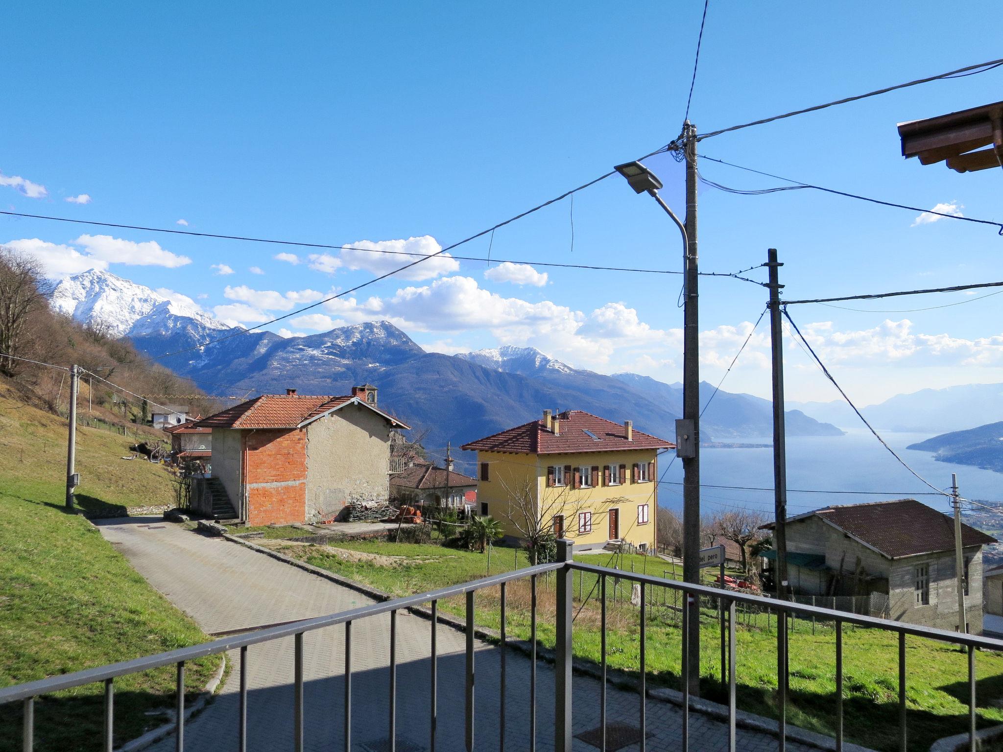 Foto 2 - Apartamento de 1 quarto em Peglio com terraço e vista para a montanha