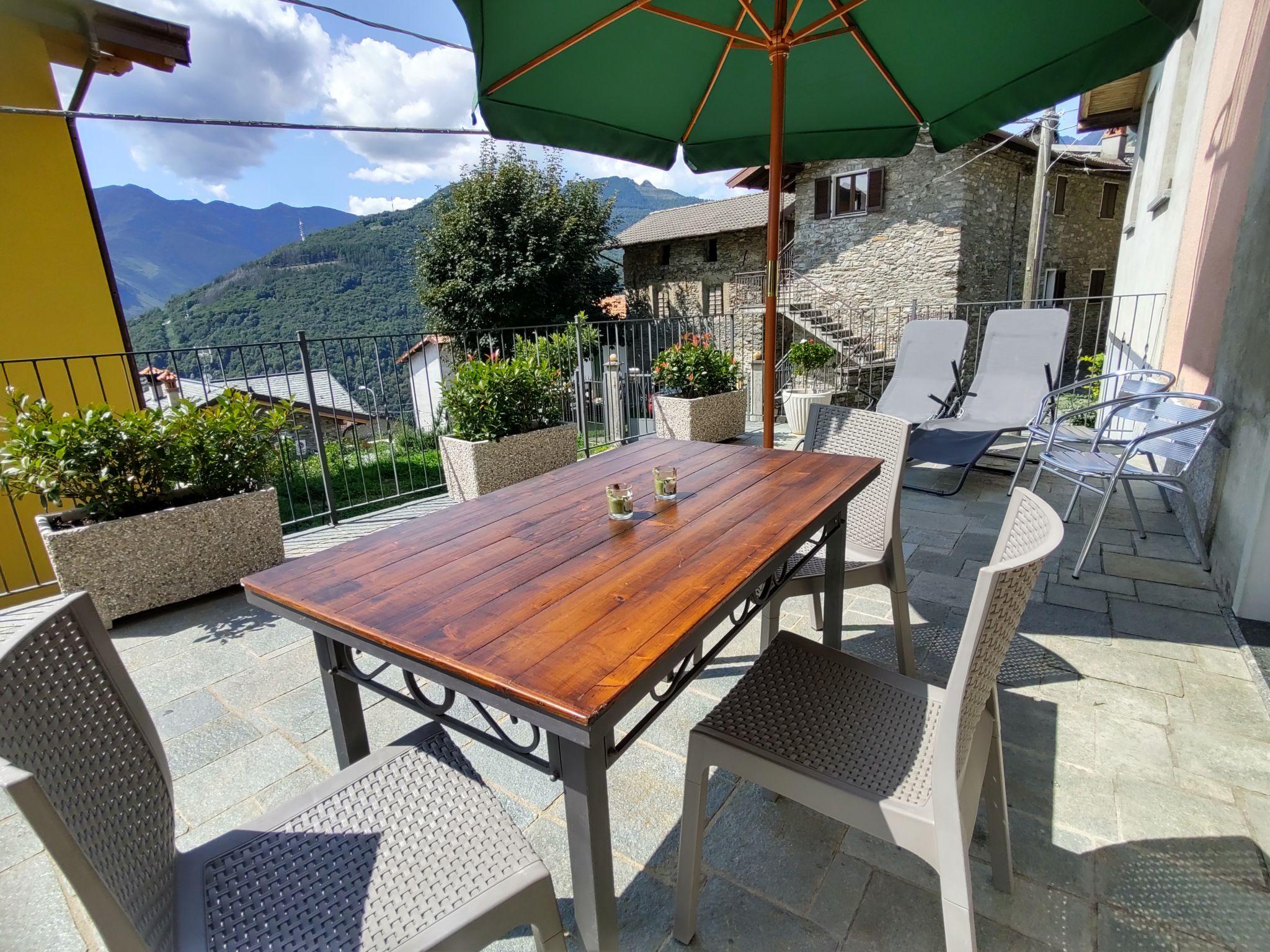Foto 15 - Apartamento de 1 habitación en Peglio con terraza y vistas a la montaña