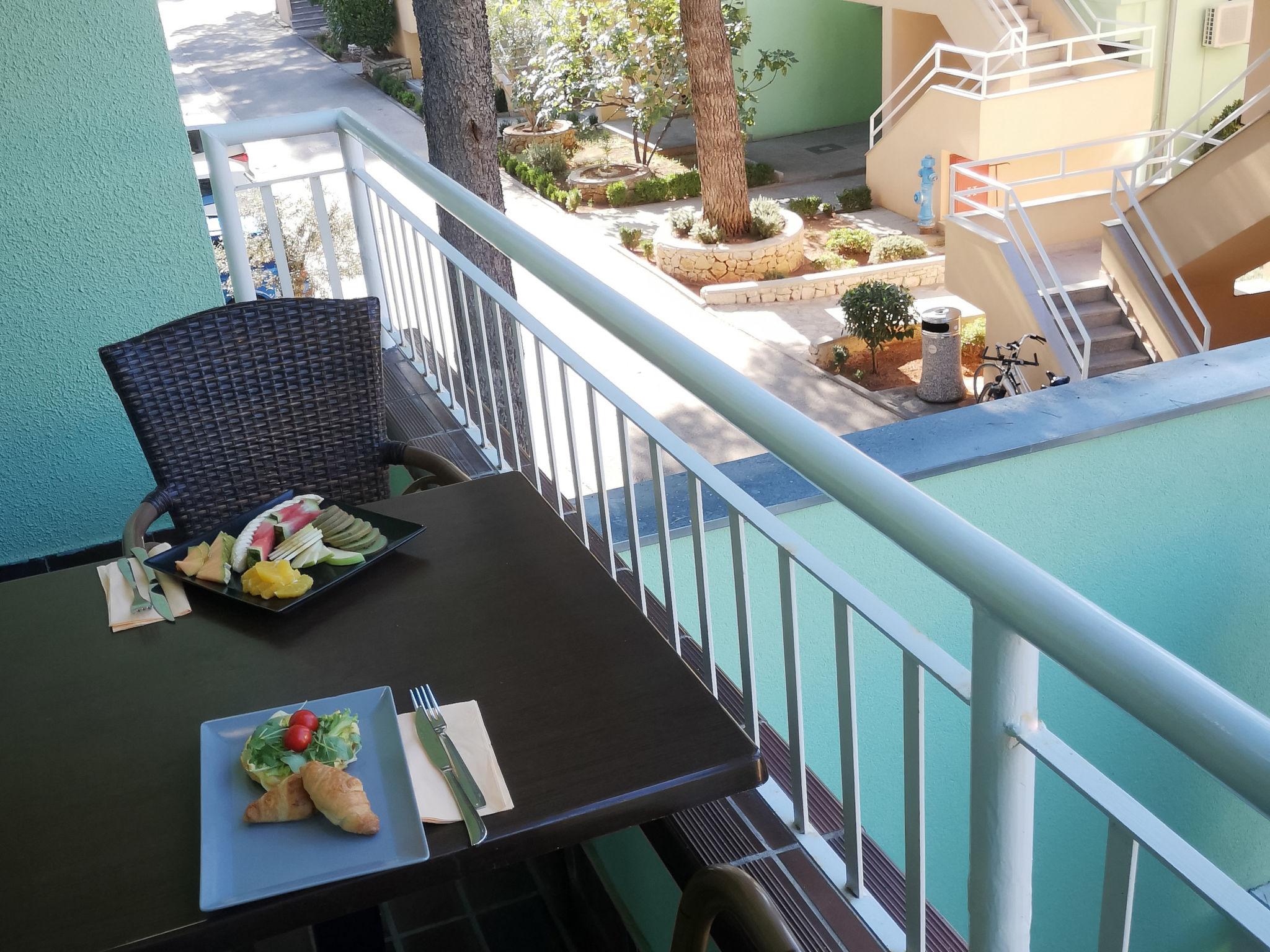 Photo 10 - 1 bedroom Apartment in Vodice with swimming pool and garden