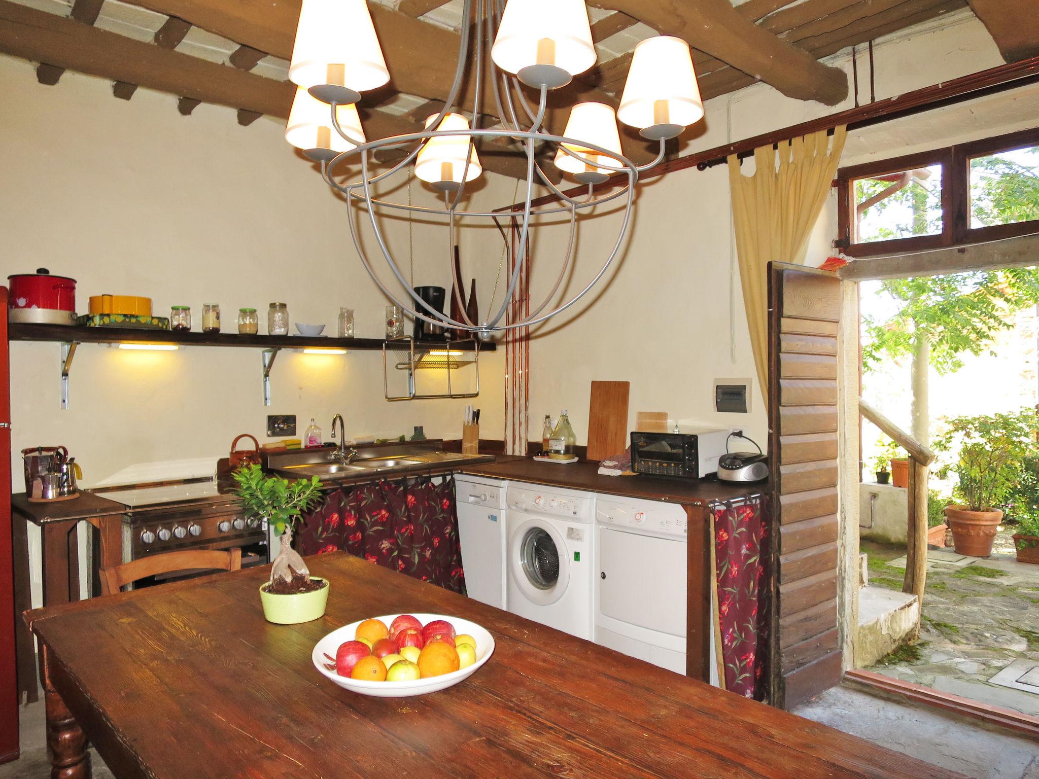 Photo 4 - Maison de 3 chambres à Castelfranco Piandiscò avec piscine et jardin