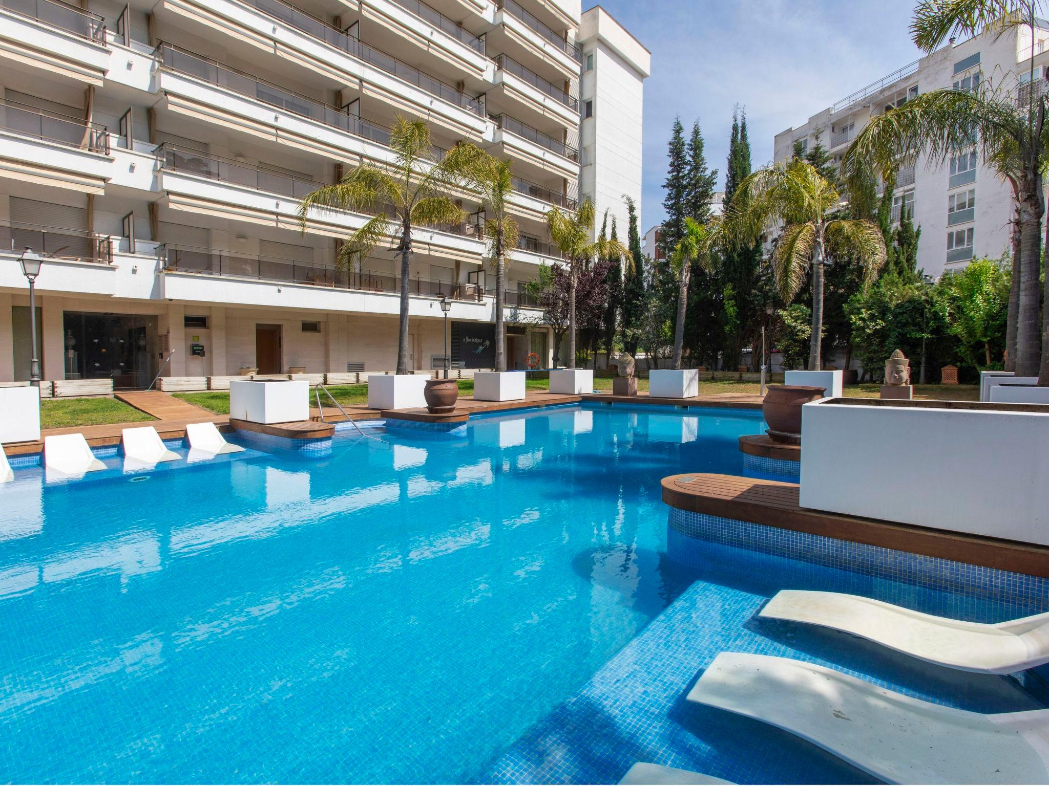 Foto 19 - Appartamento con 3 camere da letto a Lloret de Mar con piscina e vista mare