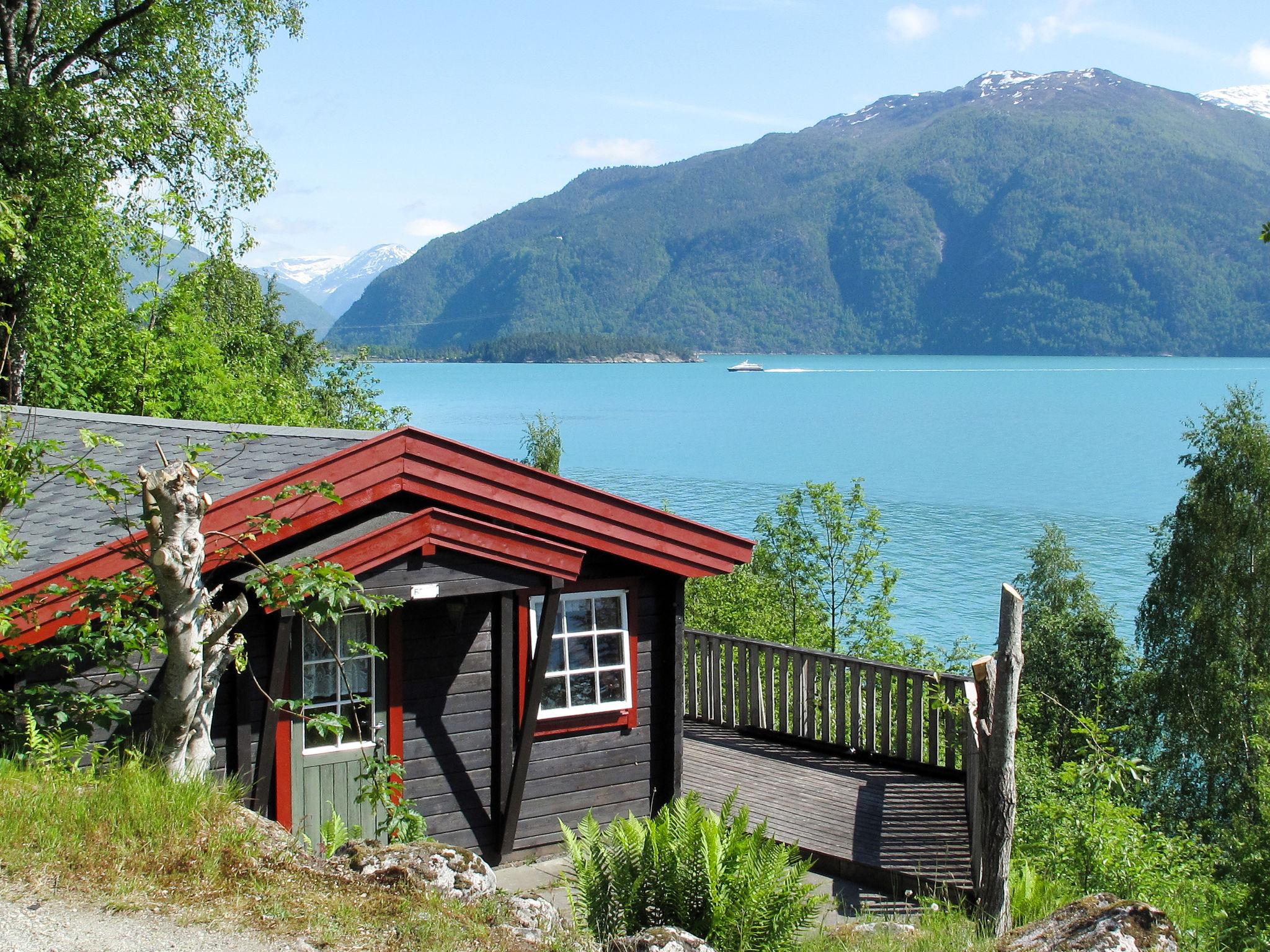 Photo 1 - Maison de 2 chambres à Balestrand avec jardin et terrasse