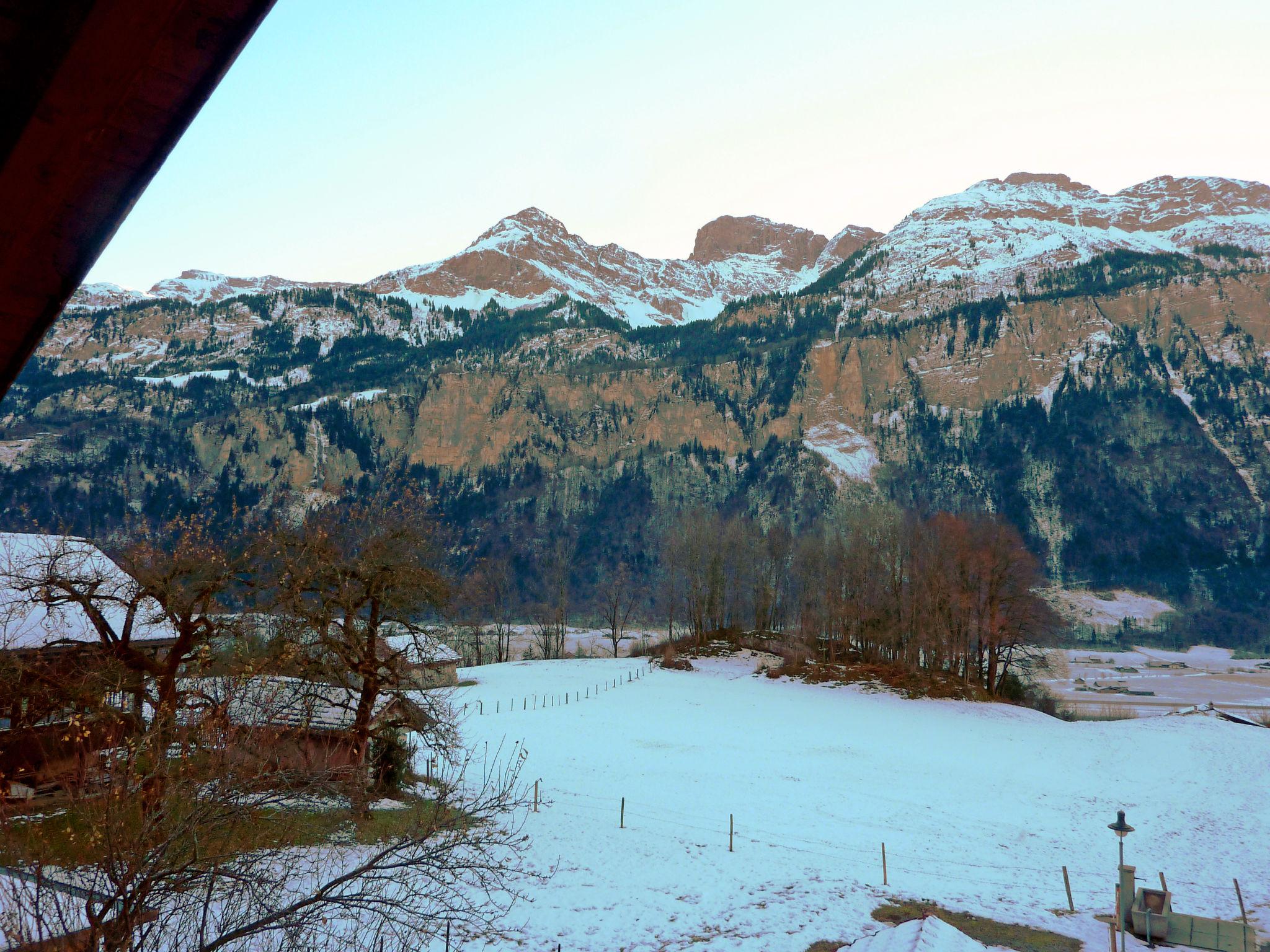 Foto 16 - Haus mit 1 Schlafzimmer in Brienzwiler mit blick auf die berge