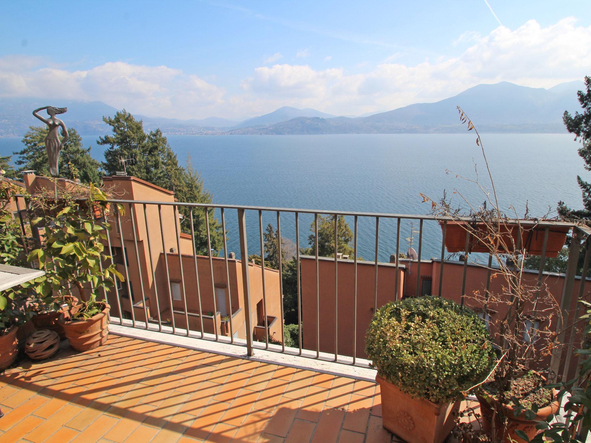 Photo 2 - 3 bedroom Apartment in Oggebbio with swimming pool and mountain view