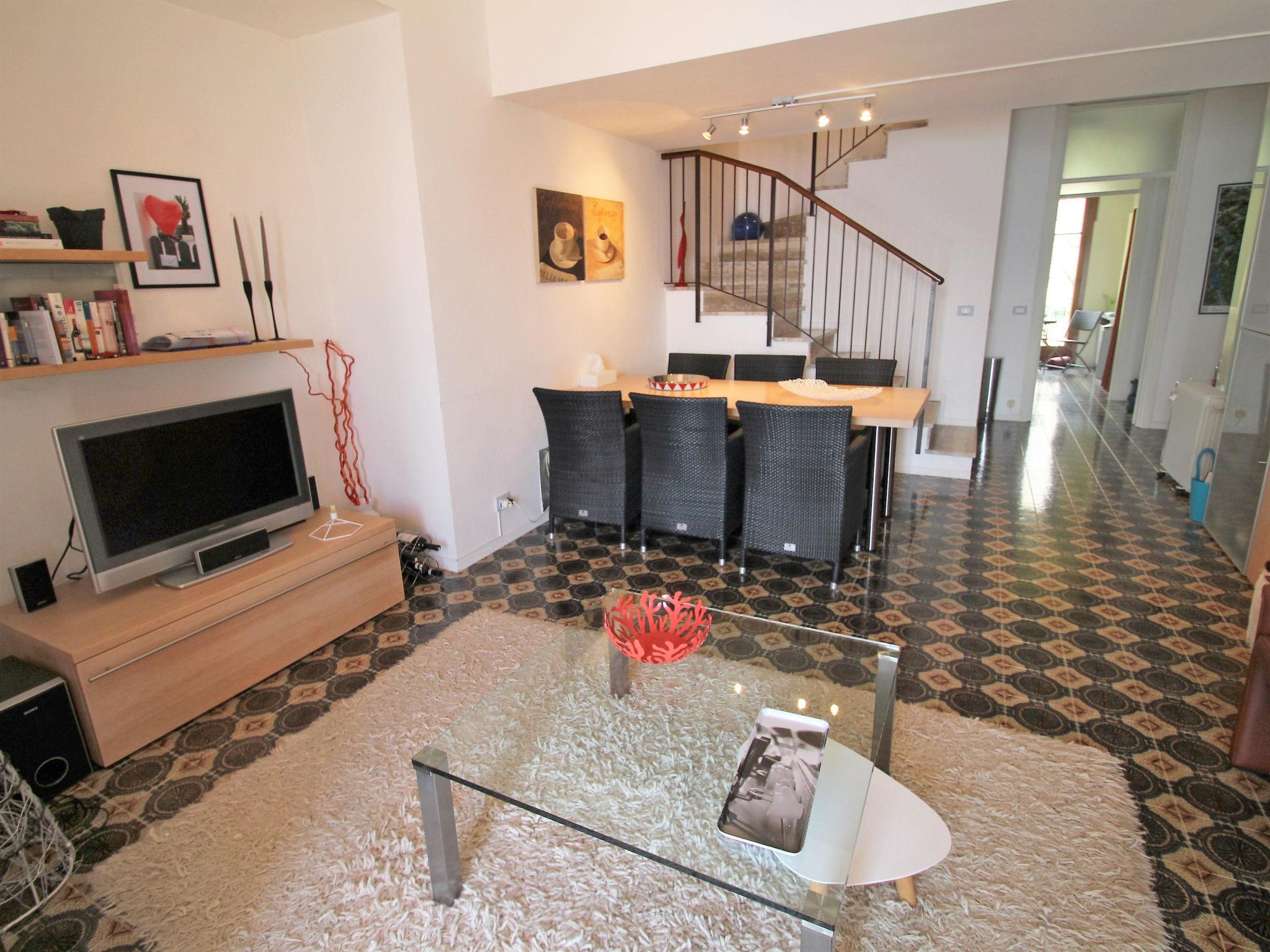 Photo 5 - 3 bedroom Apartment in Oggebbio with swimming pool and garden