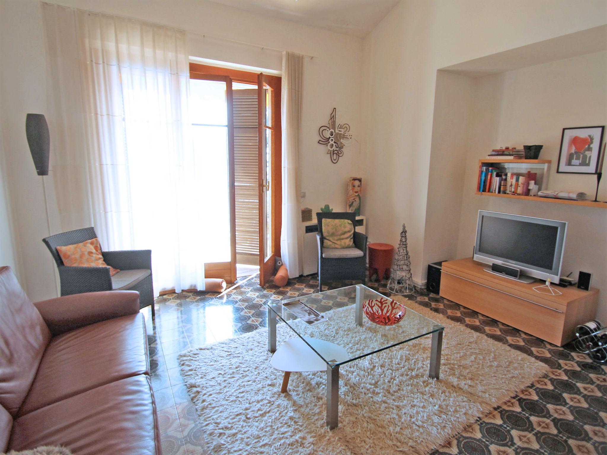 Photo 4 - 3 bedroom Apartment in Oggebbio with swimming pool and garden