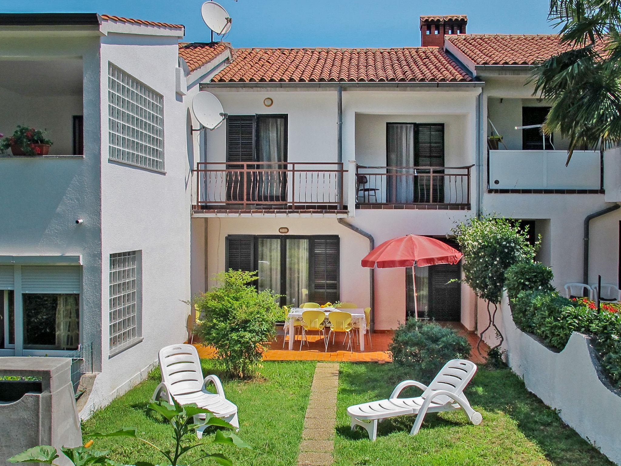 Foto 1 - Casa de 3 quartos em Poreč com terraço e vistas do mar