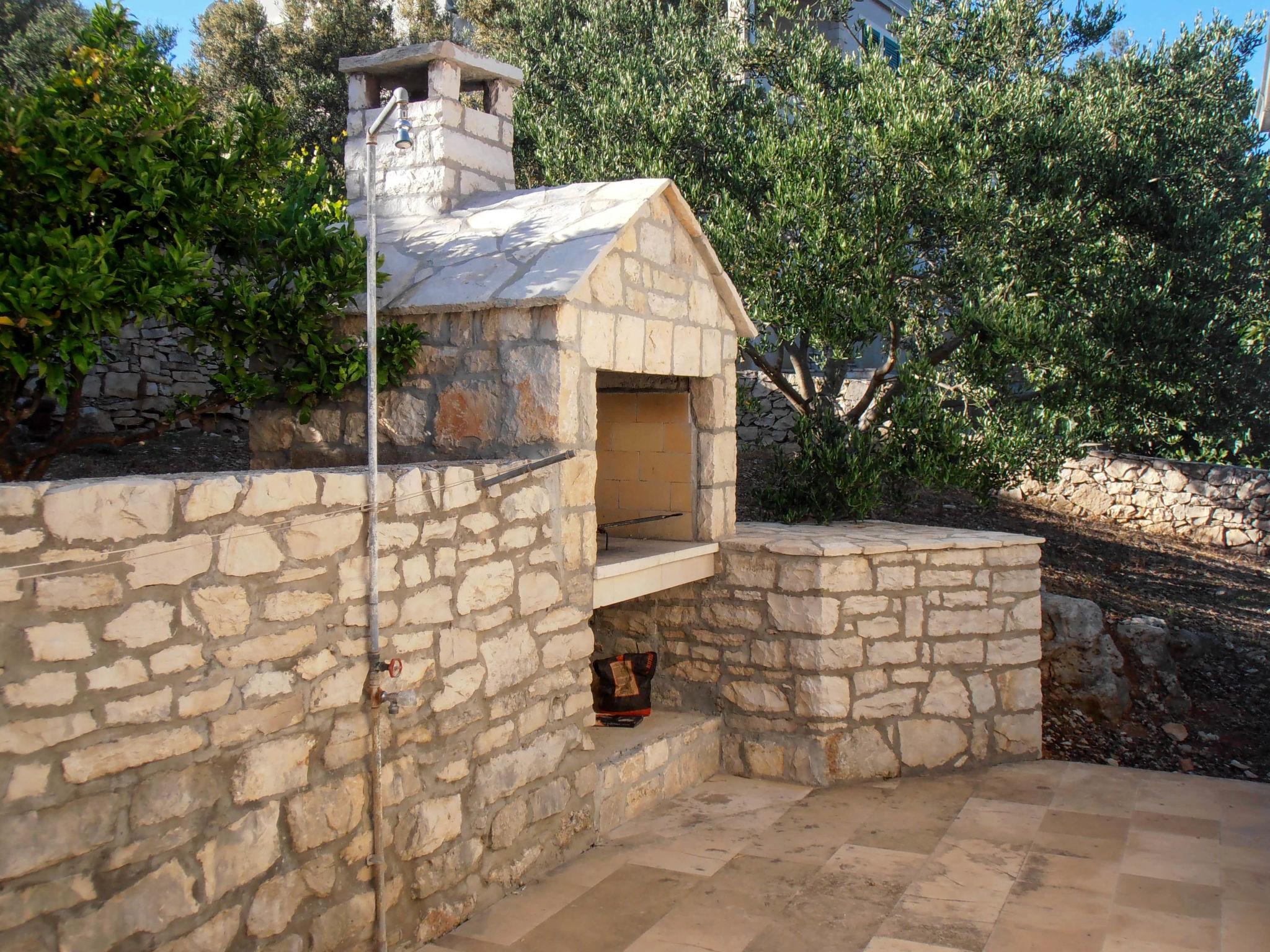 Foto 12 - Casa con 3 camere da letto a Lumbarda con terrazza e vista mare