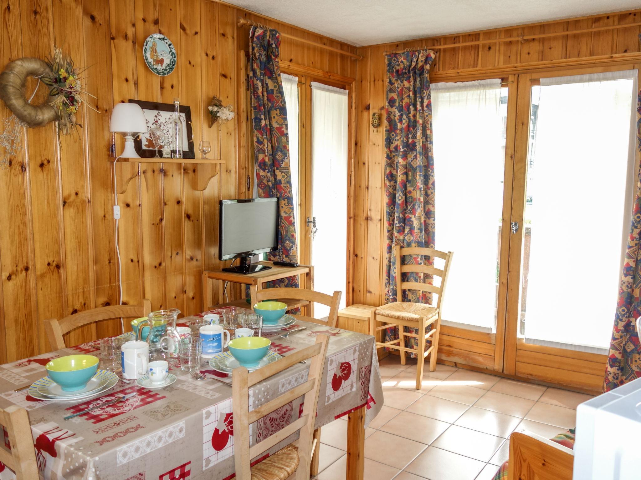 Foto 6 - Apartment mit 2 Schlafzimmern in Saint-Gervais-les-Bains mit blick auf die berge
