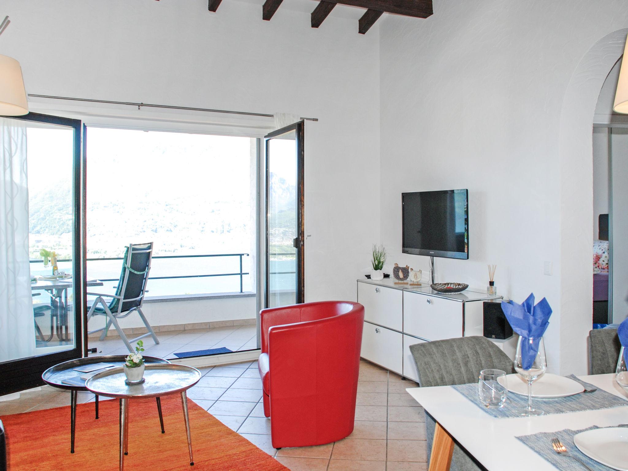 Photo 2 - 2 bedroom Apartment in Gambarogno with swimming pool and terrace