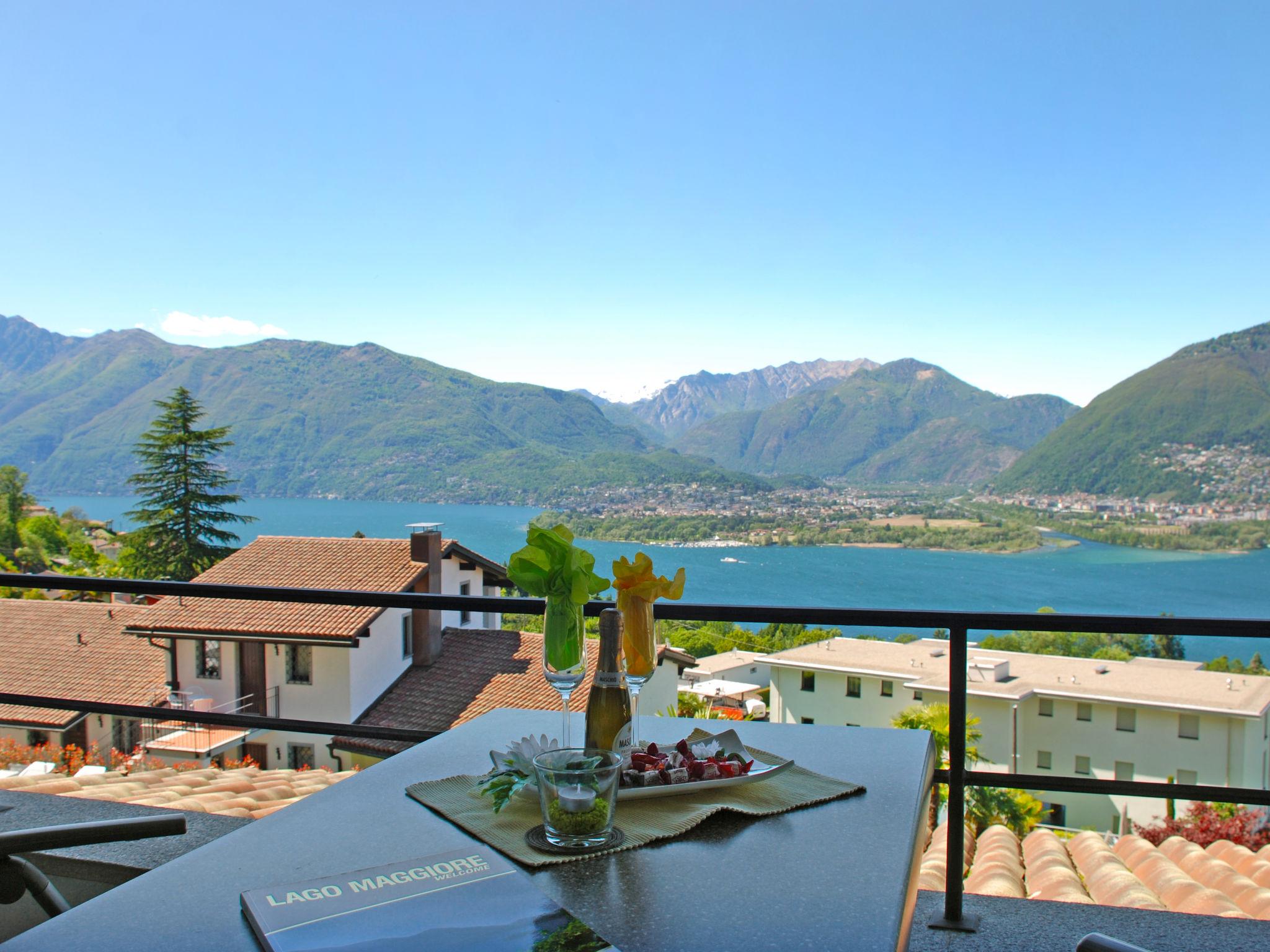 Photo 10 - 2 bedroom Apartment in Gambarogno with swimming pool and terrace