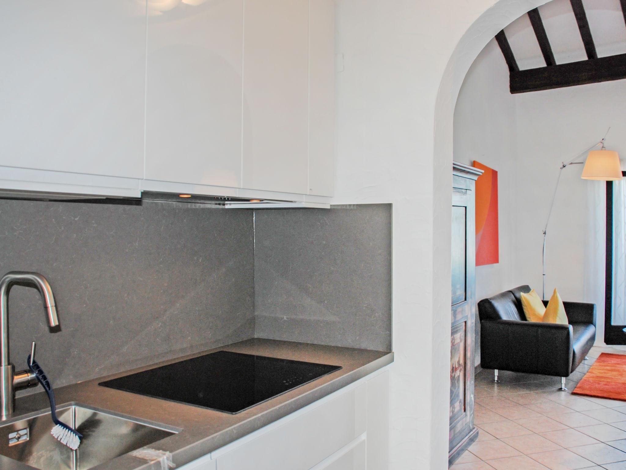 Photo 18 - 2 bedroom Apartment in Gambarogno with swimming pool and terrace