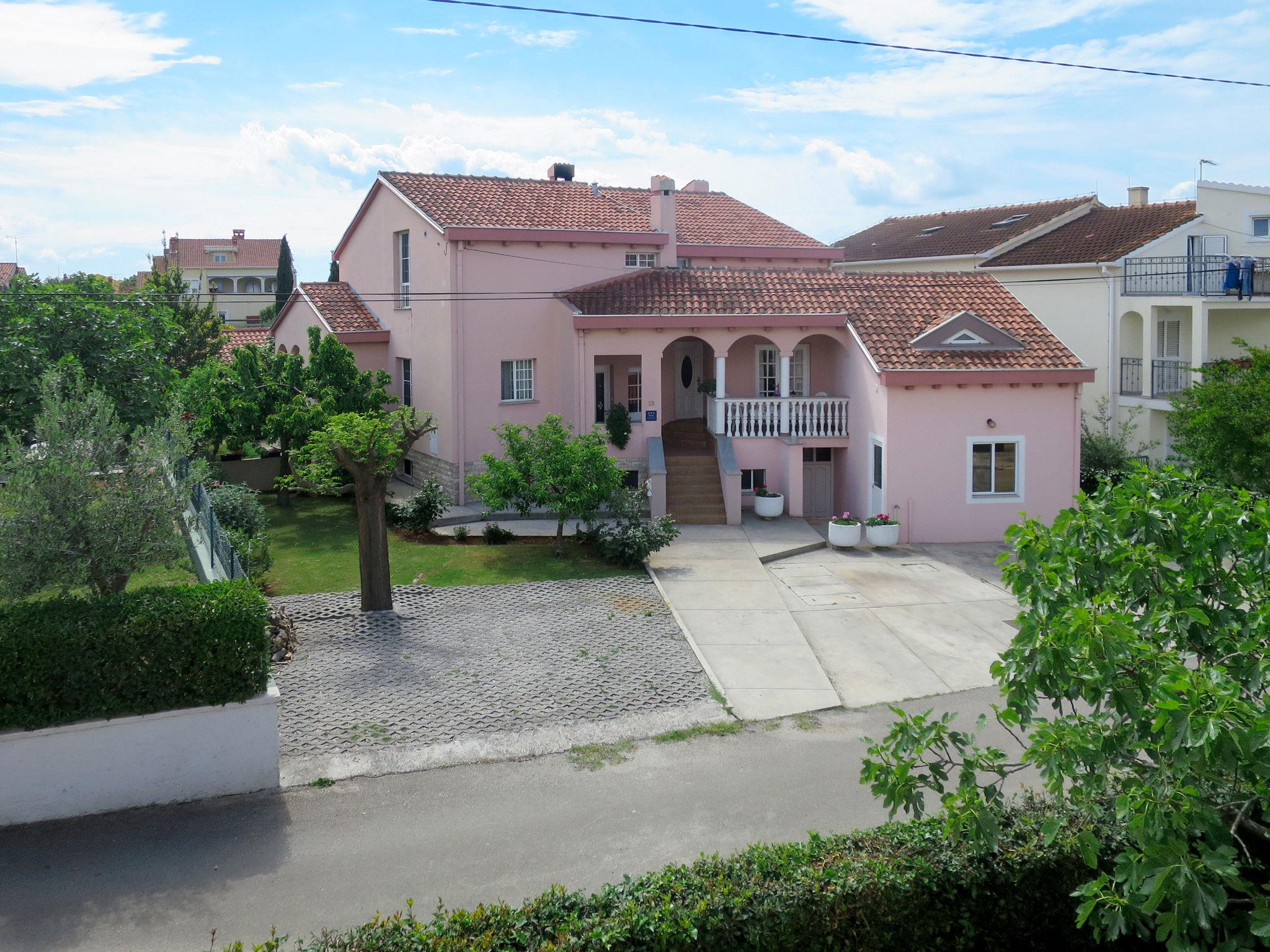 Photo 16 - Appartement de 2 chambres à Zadar avec jardin et terrasse