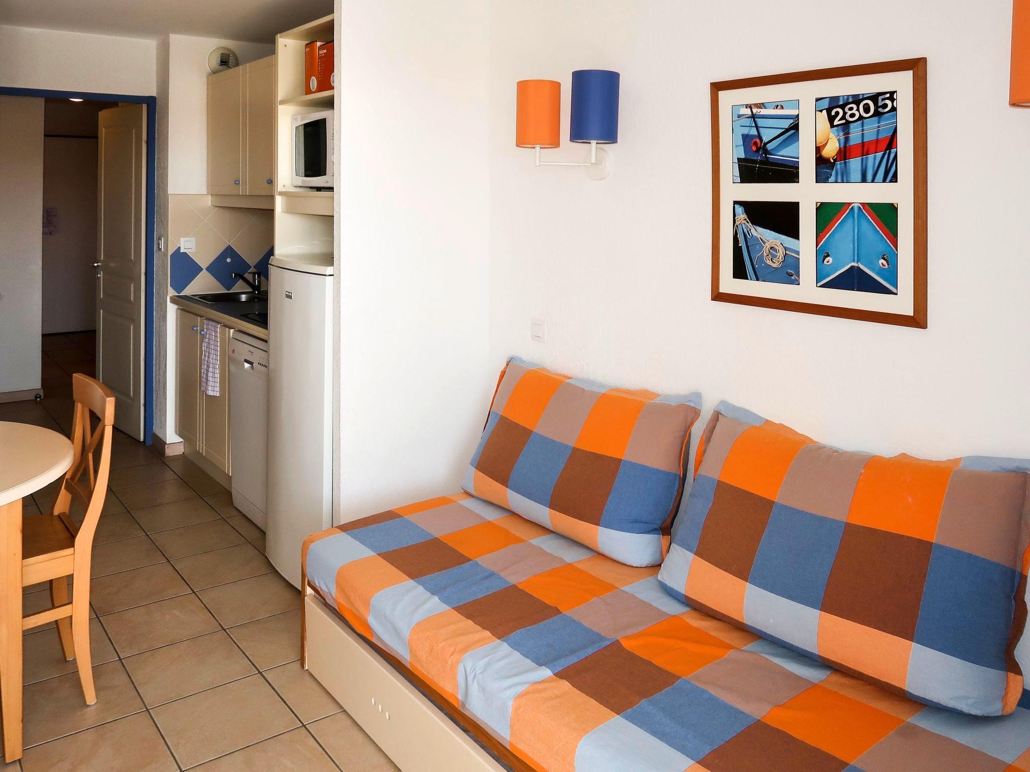 Foto 4 - Apartment mit 1 Schlafzimmer in Le Barcarès mit schwimmbad und blick aufs meer