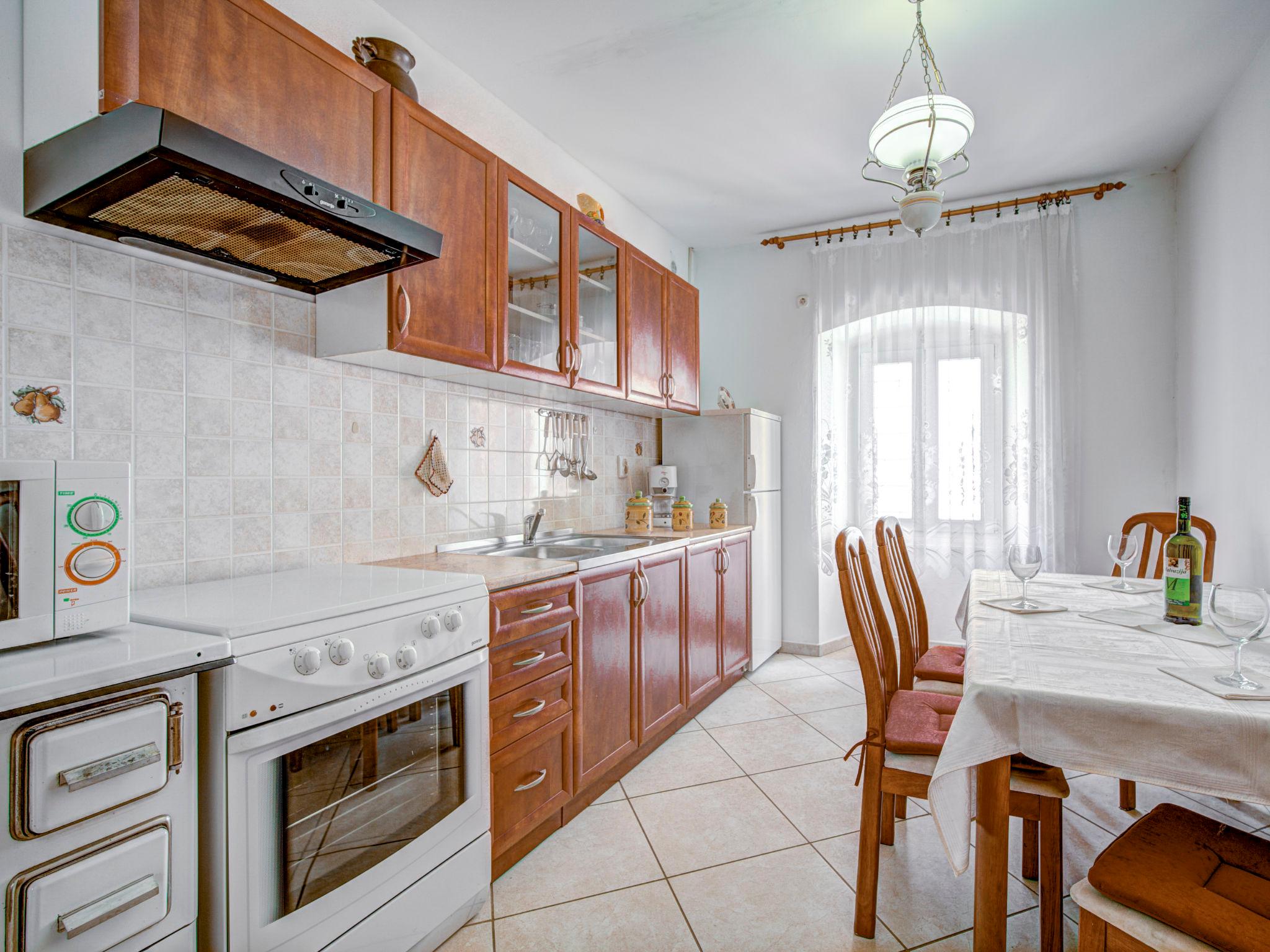 Photo 6 - 2 bedroom Apartment in Senj with terrace