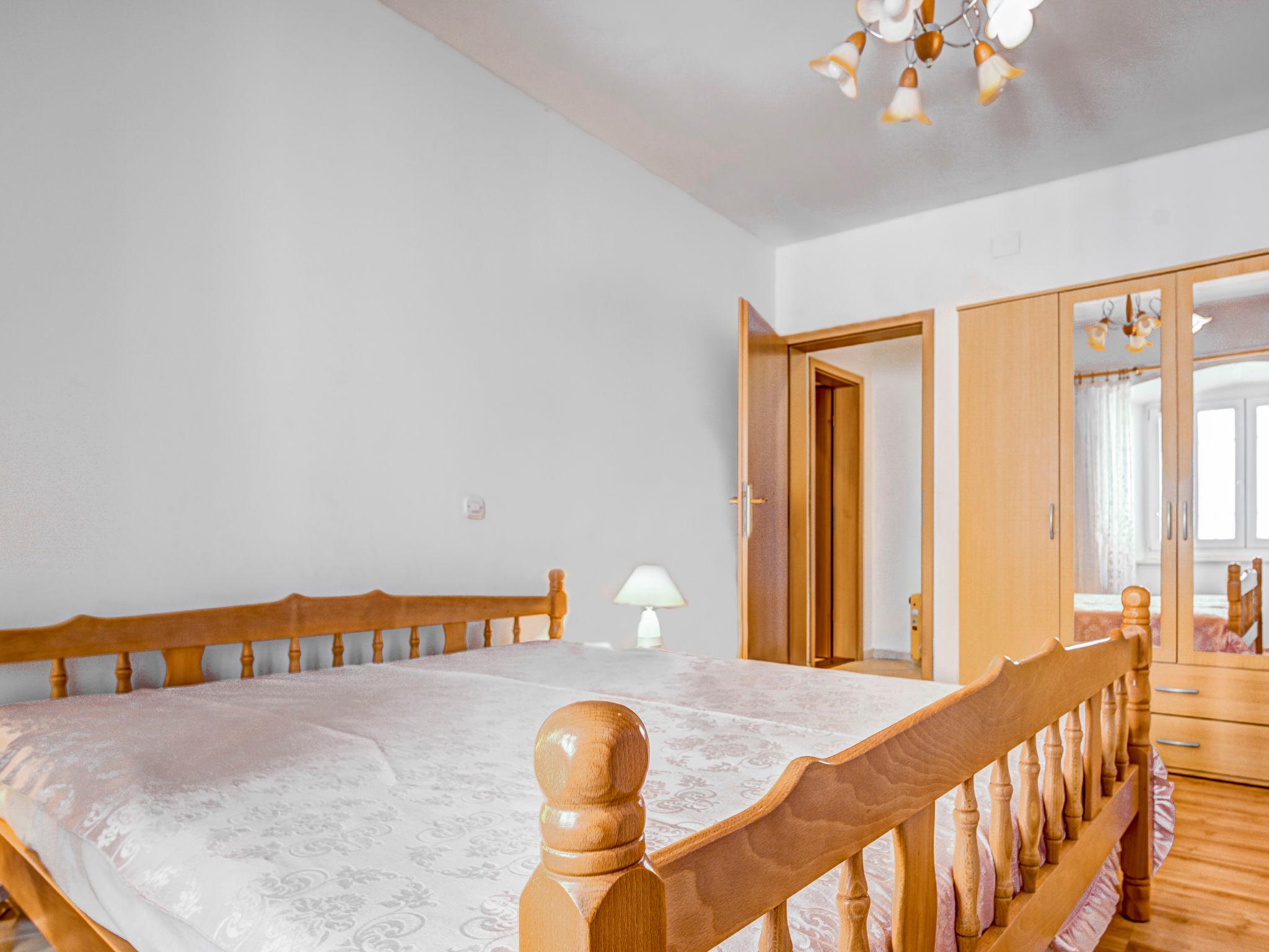 Photo 12 - 2 bedroom Apartment in Senj with terrace