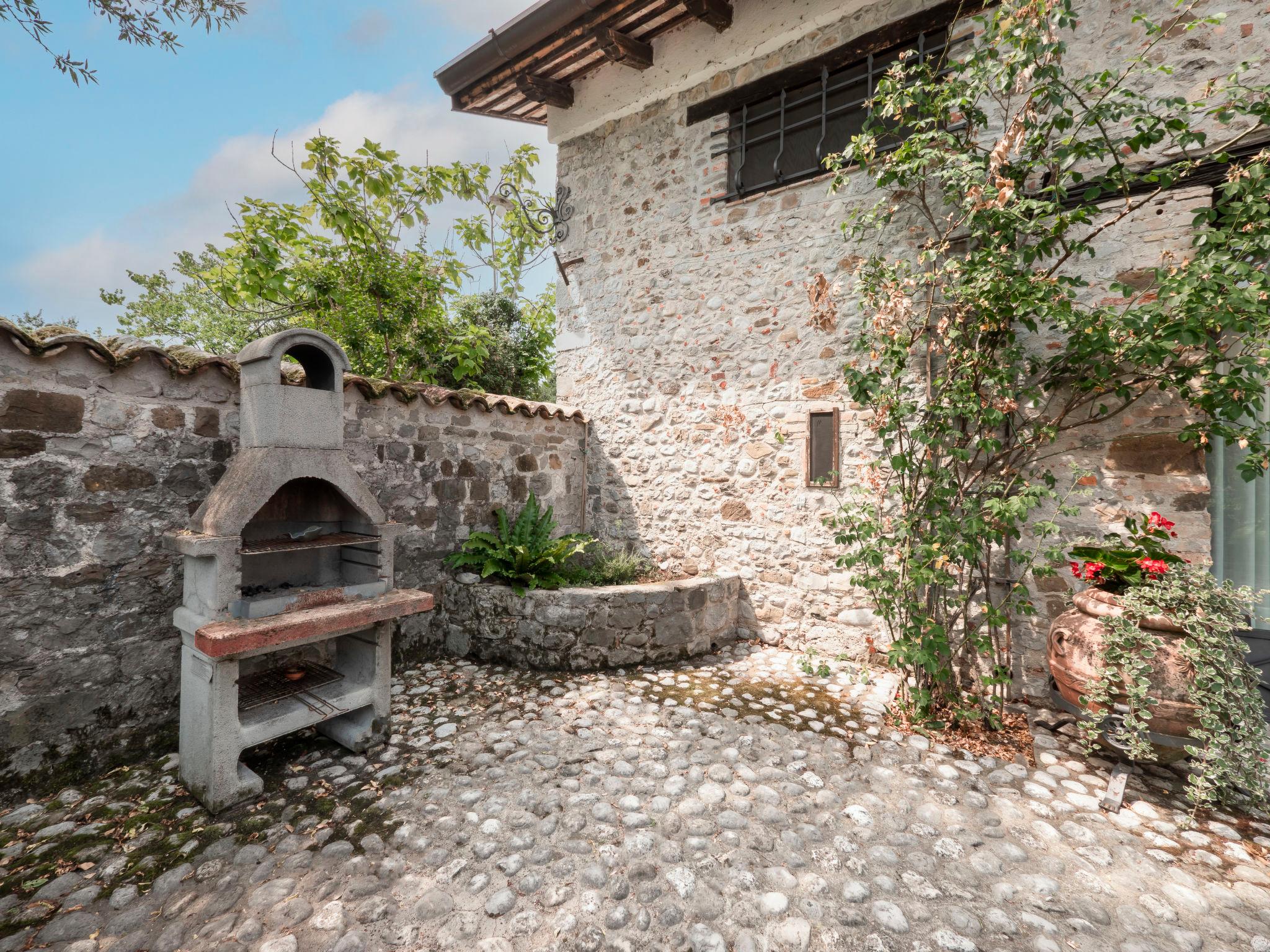 Photo 4 - Maison de 2 chambres à Povoletto avec piscine et jardin