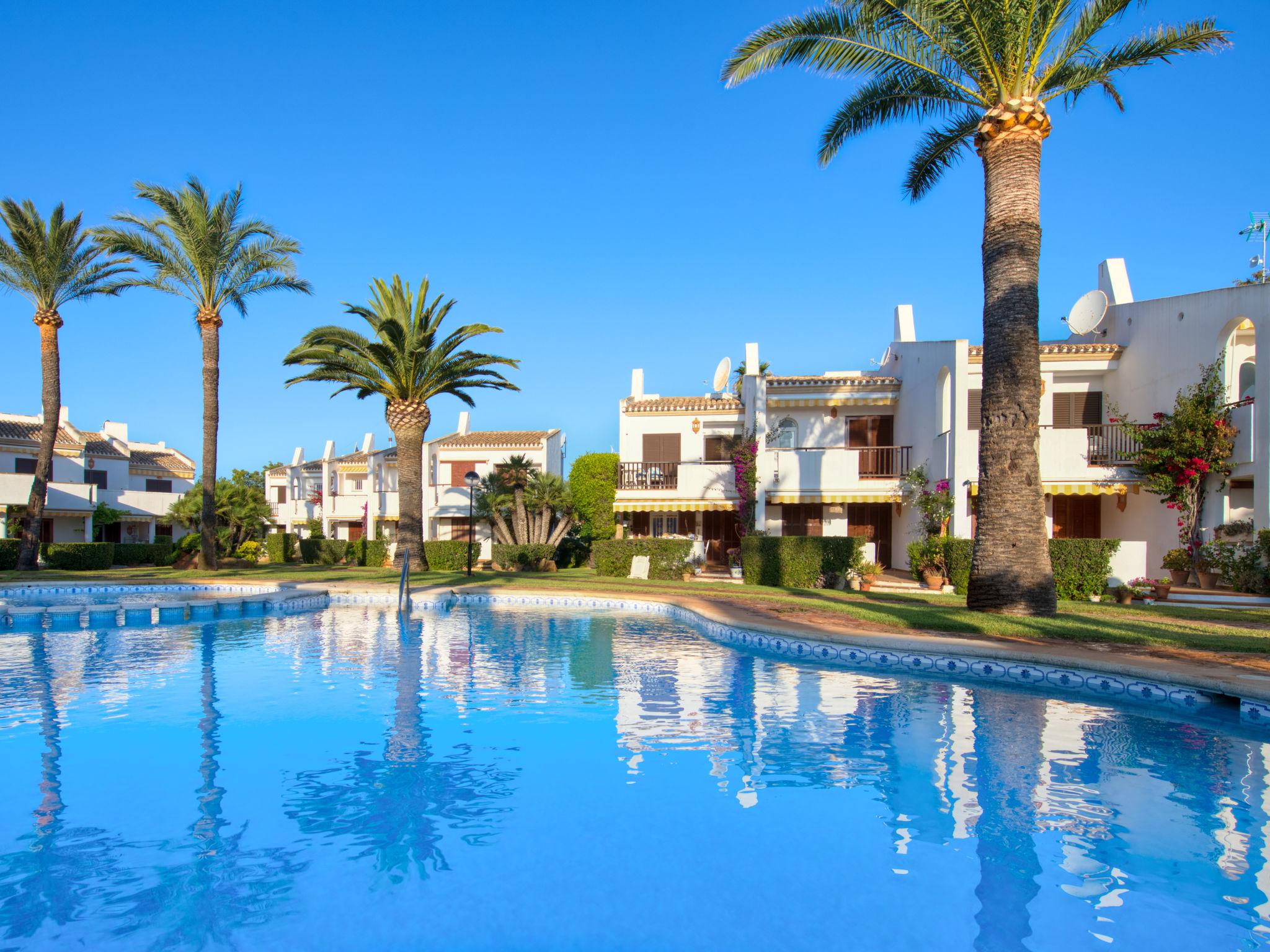 Foto 1 - Apartamento de 1 habitación en Dénia con piscina y vistas al mar