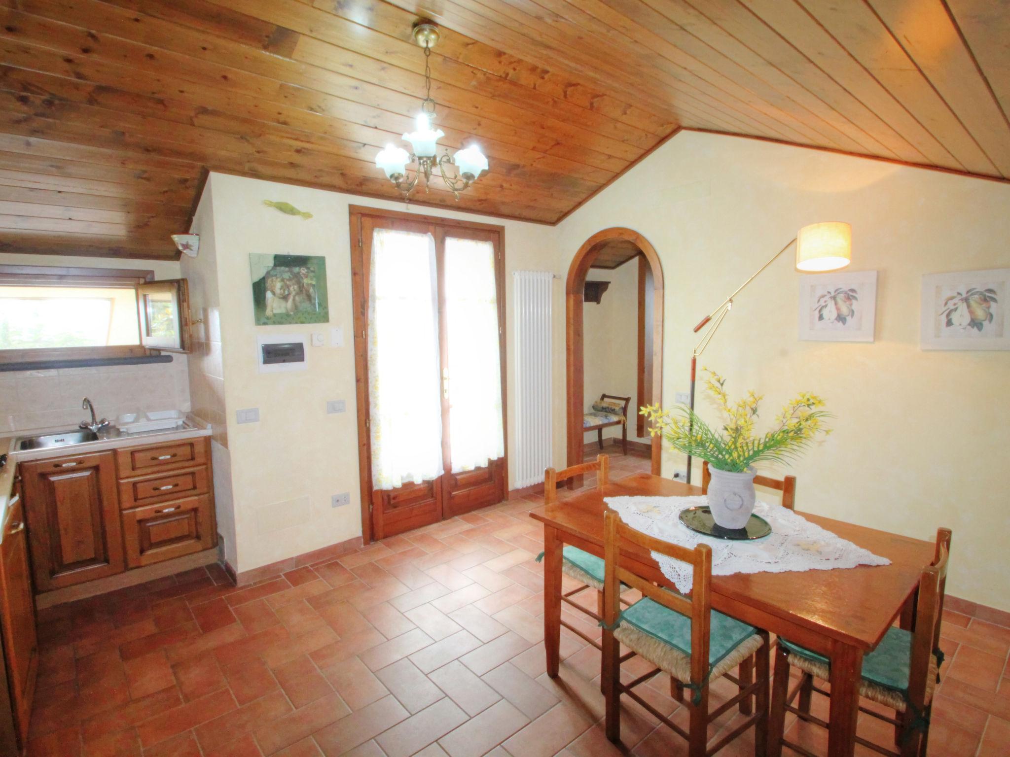 Photo 10 - 1 bedroom Apartment in Lamporecchio with swimming pool