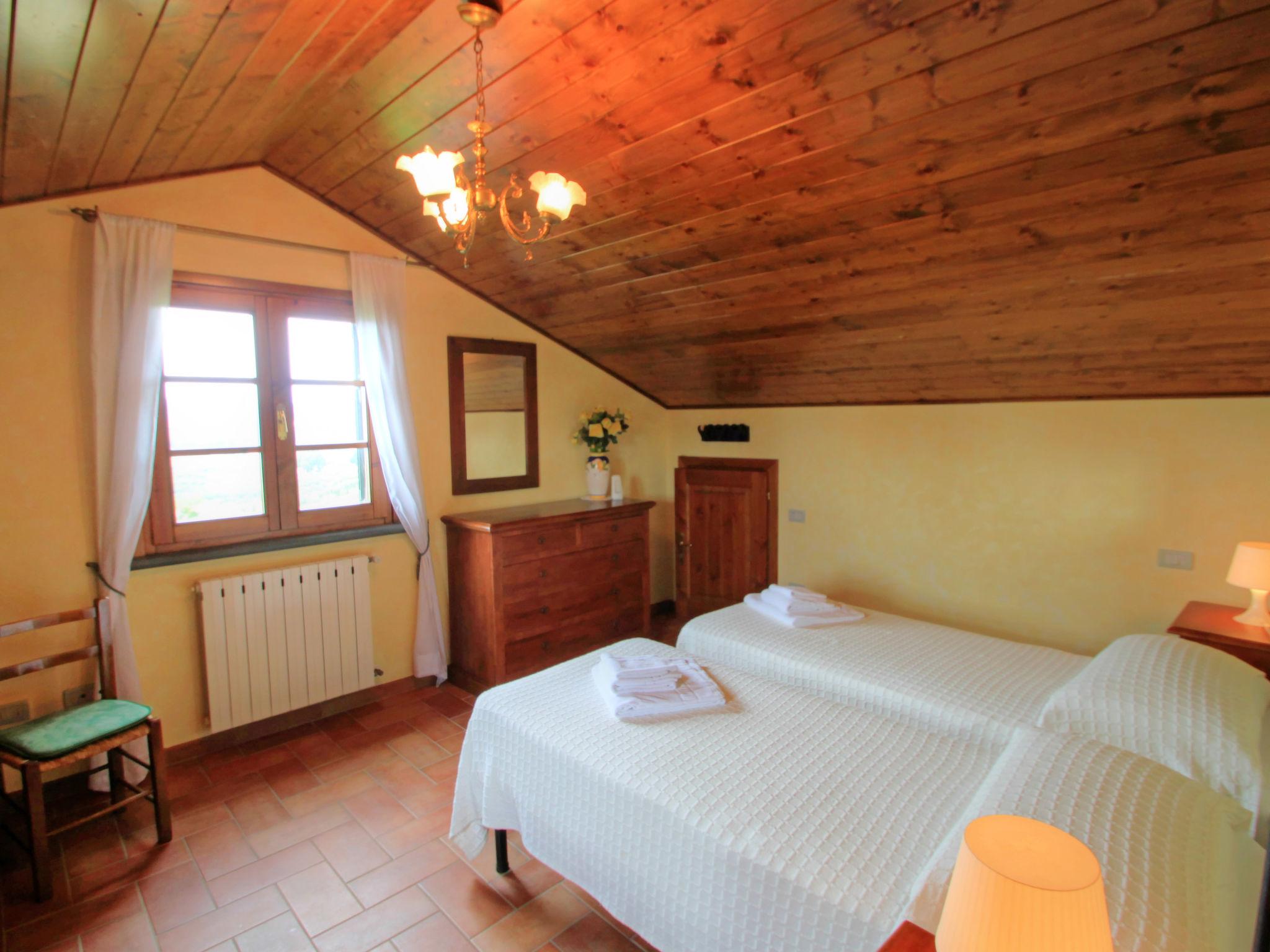 Foto 11 - Appartamento con 1 camera da letto a Lamporecchio con piscina