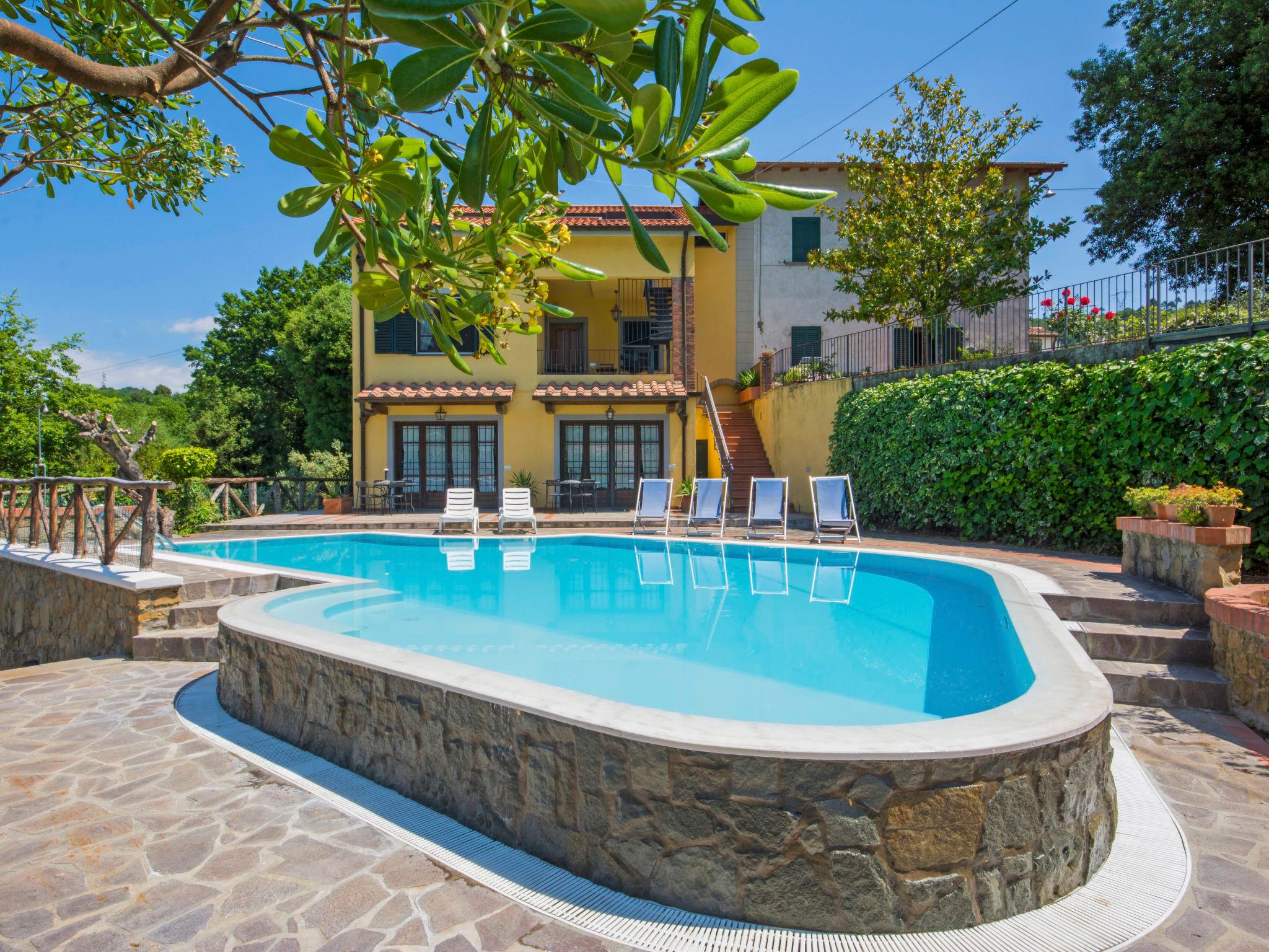 Foto 1 - Apartamento de 1 quarto em Lamporecchio com piscina