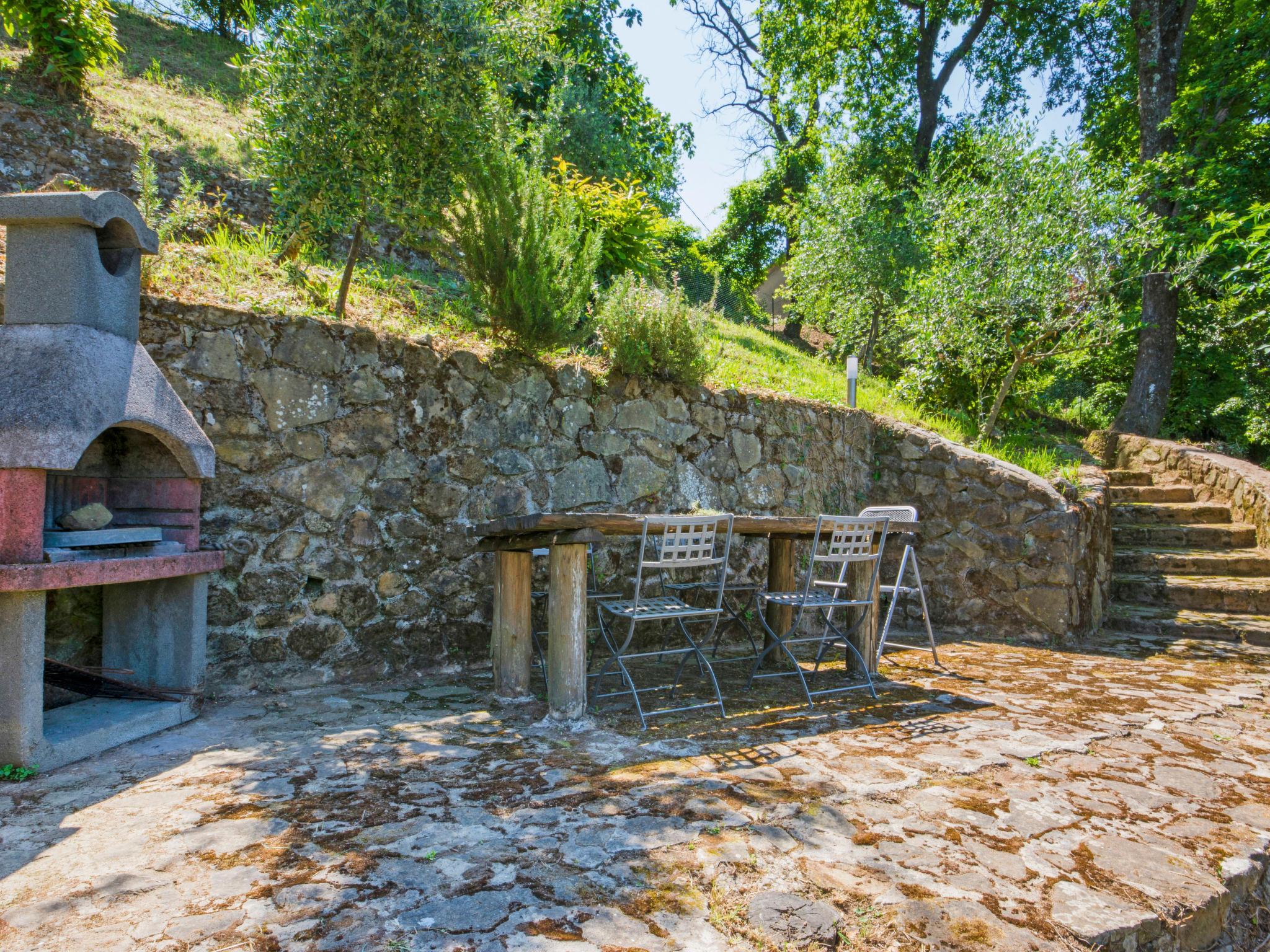 Foto 12 - Appartamento con 1 camera da letto a Lamporecchio con piscina e giardino