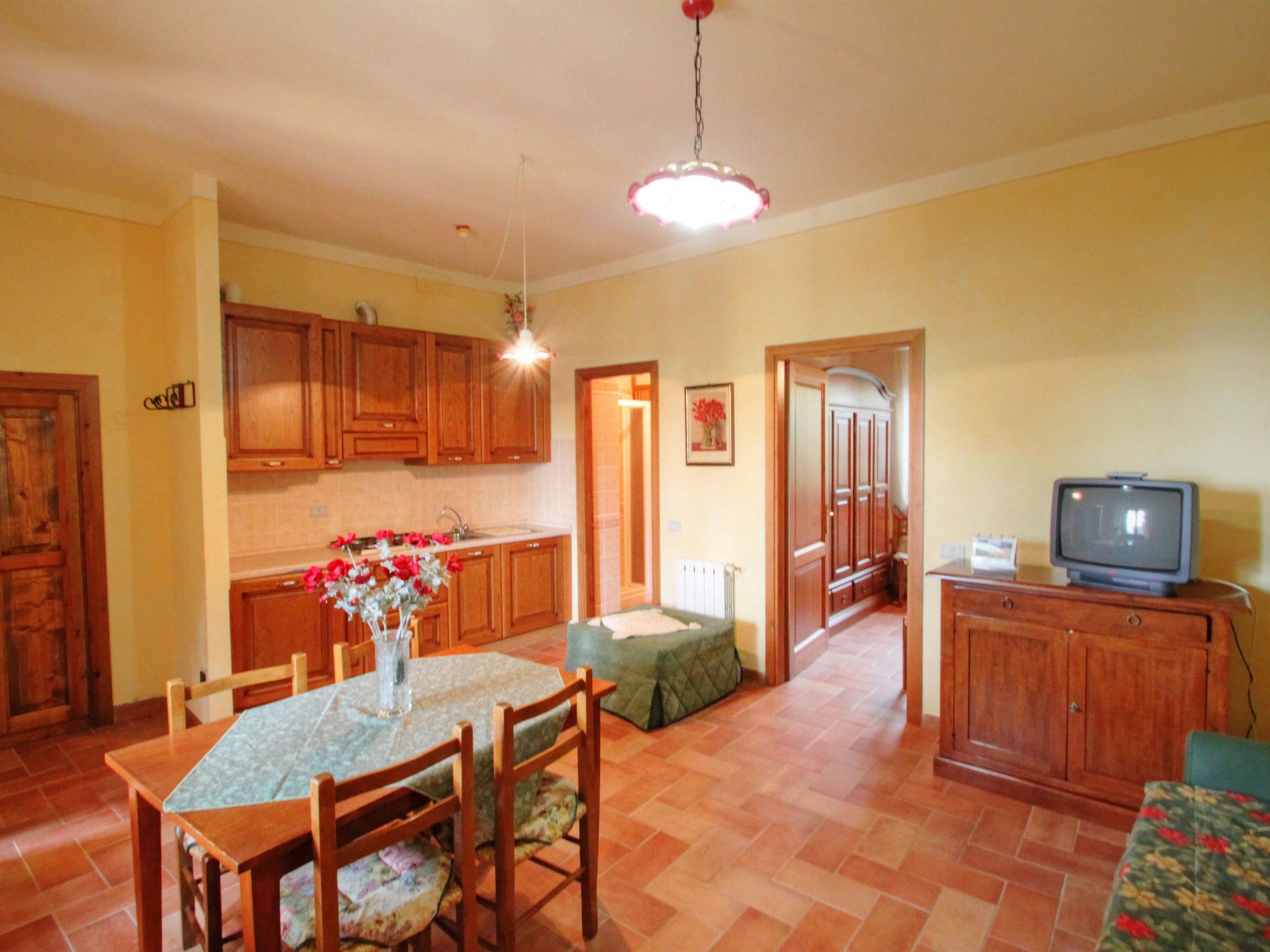 Foto 3 - Apartment mit 1 Schlafzimmer in Lamporecchio mit schwimmbad