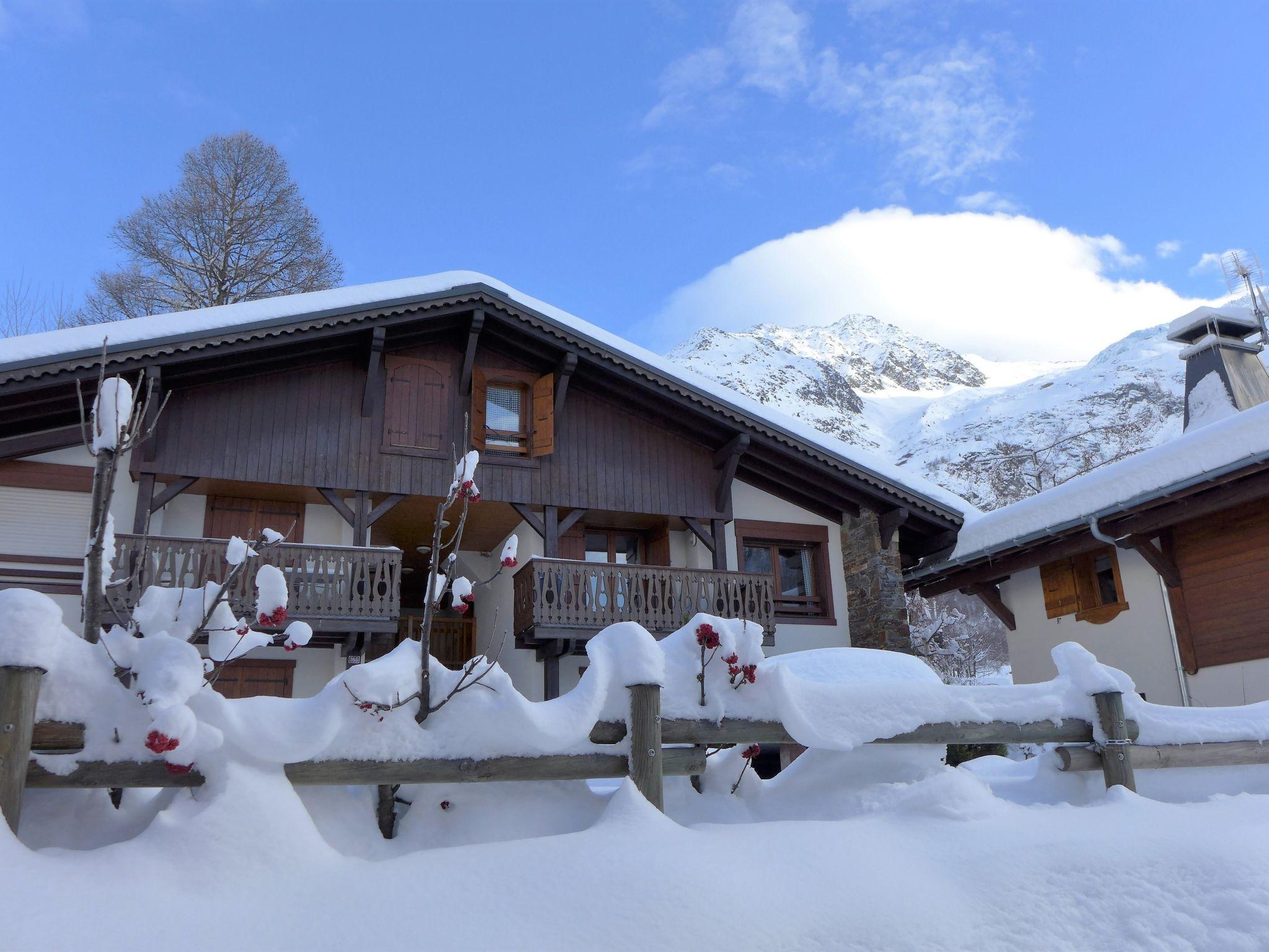 Foto 10 - Appartamento con 2 camere da letto a Chamonix-Mont-Blanc con vista sulle montagne