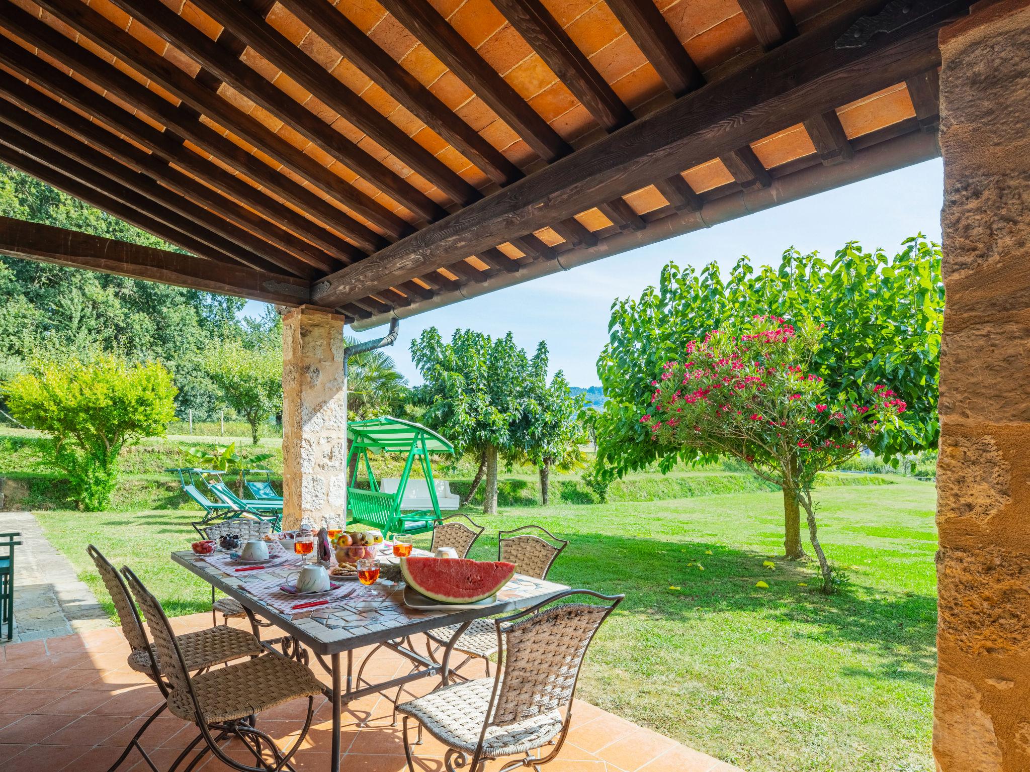 Photo 3 - Maison de 3 chambres à Camaiore avec jardin et terrasse