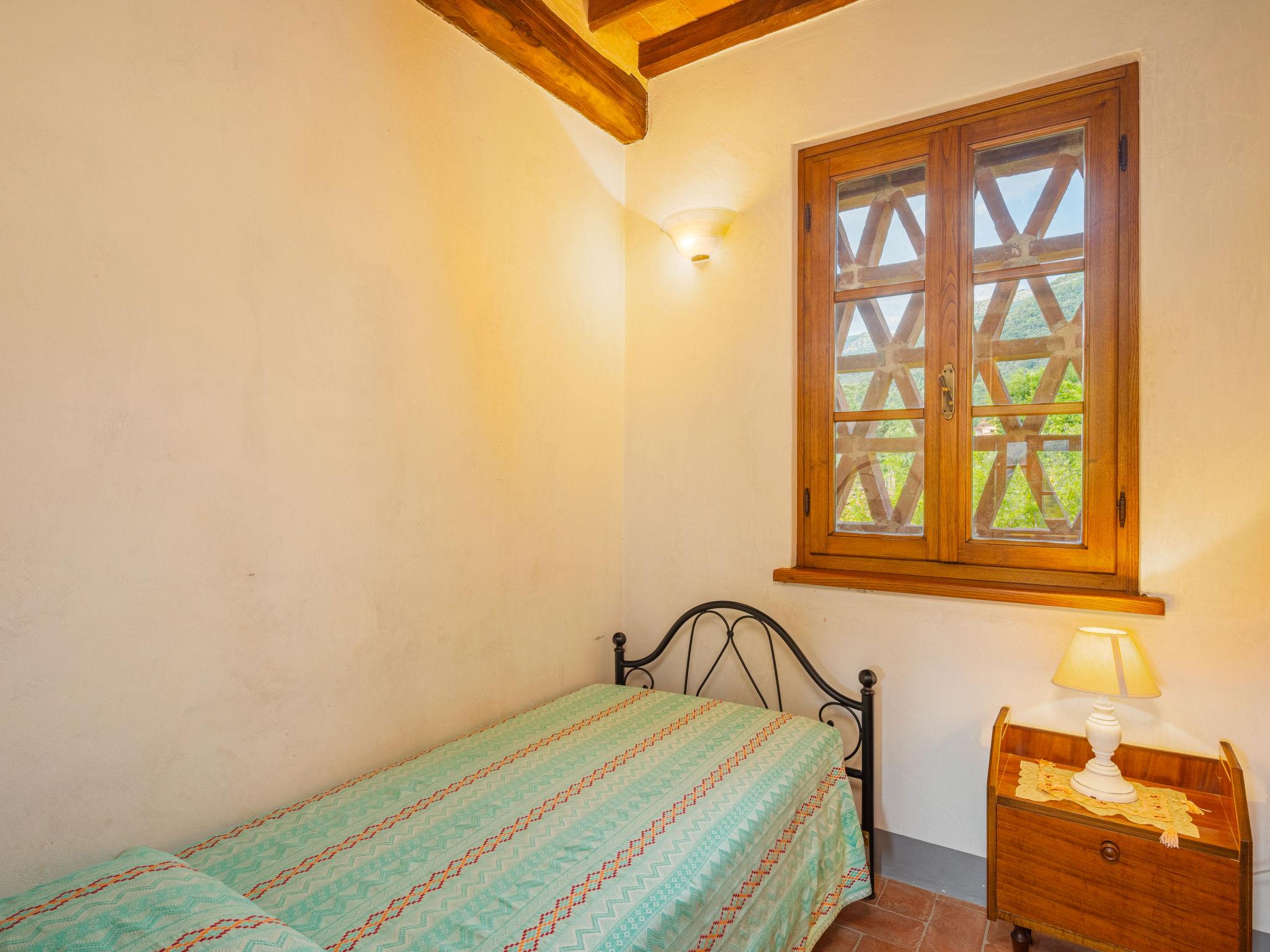 Foto 38 - Casa con 6 camere da letto a Camaiore con giardino e vista mare