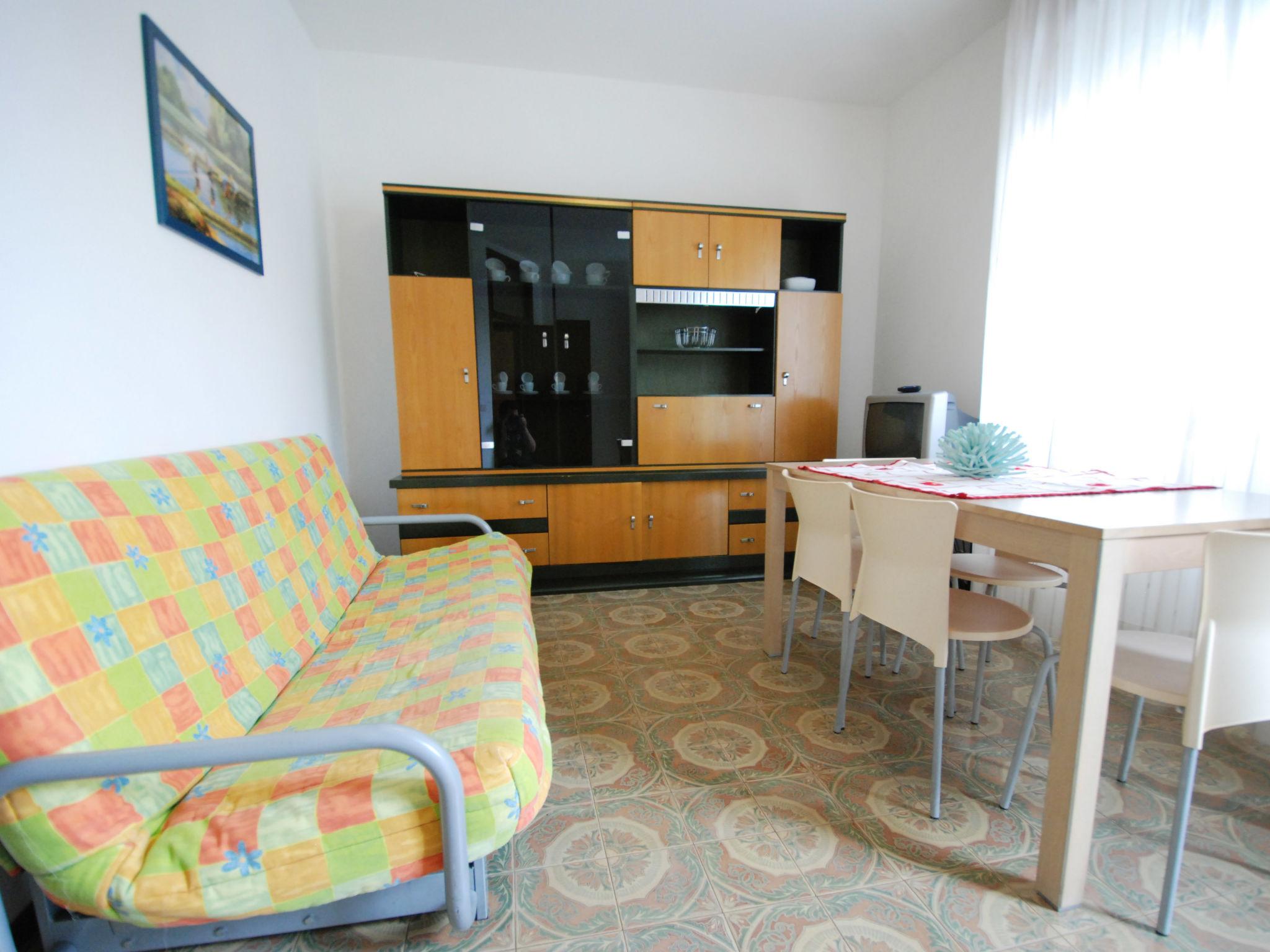 Foto 8 - Apartamento de 1 quarto em San Michele al Tagliamento com piscina e vistas do mar