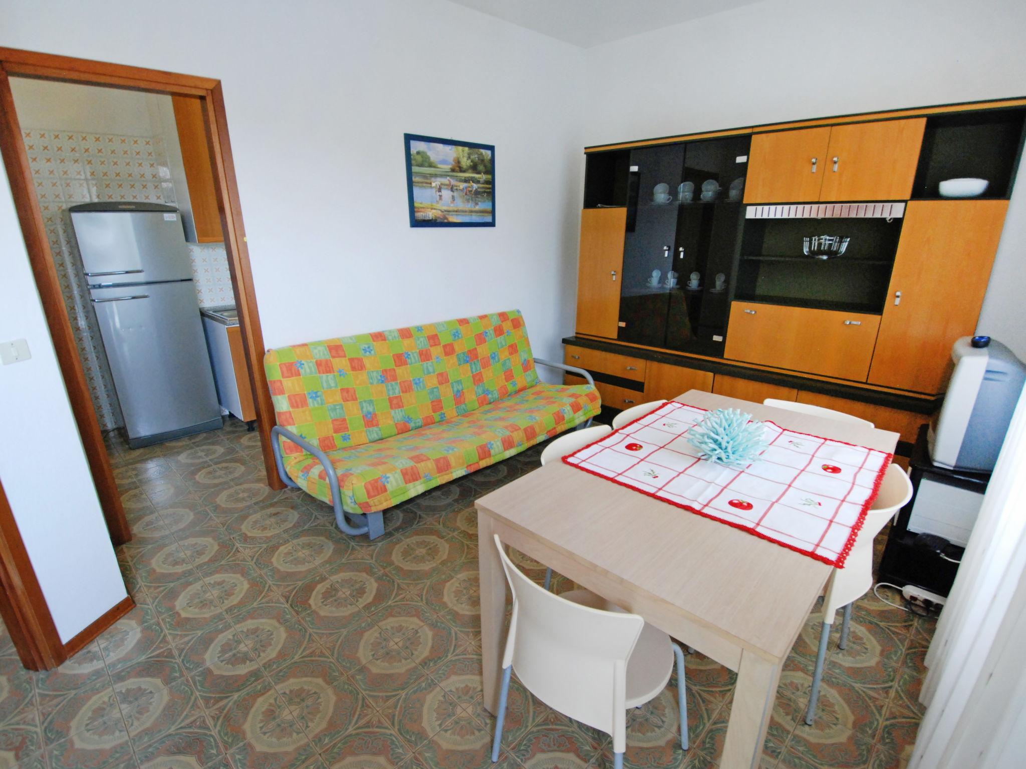 Photo 3 - 1 bedroom Apartment in San Michele al Tagliamento with swimming pool and garden