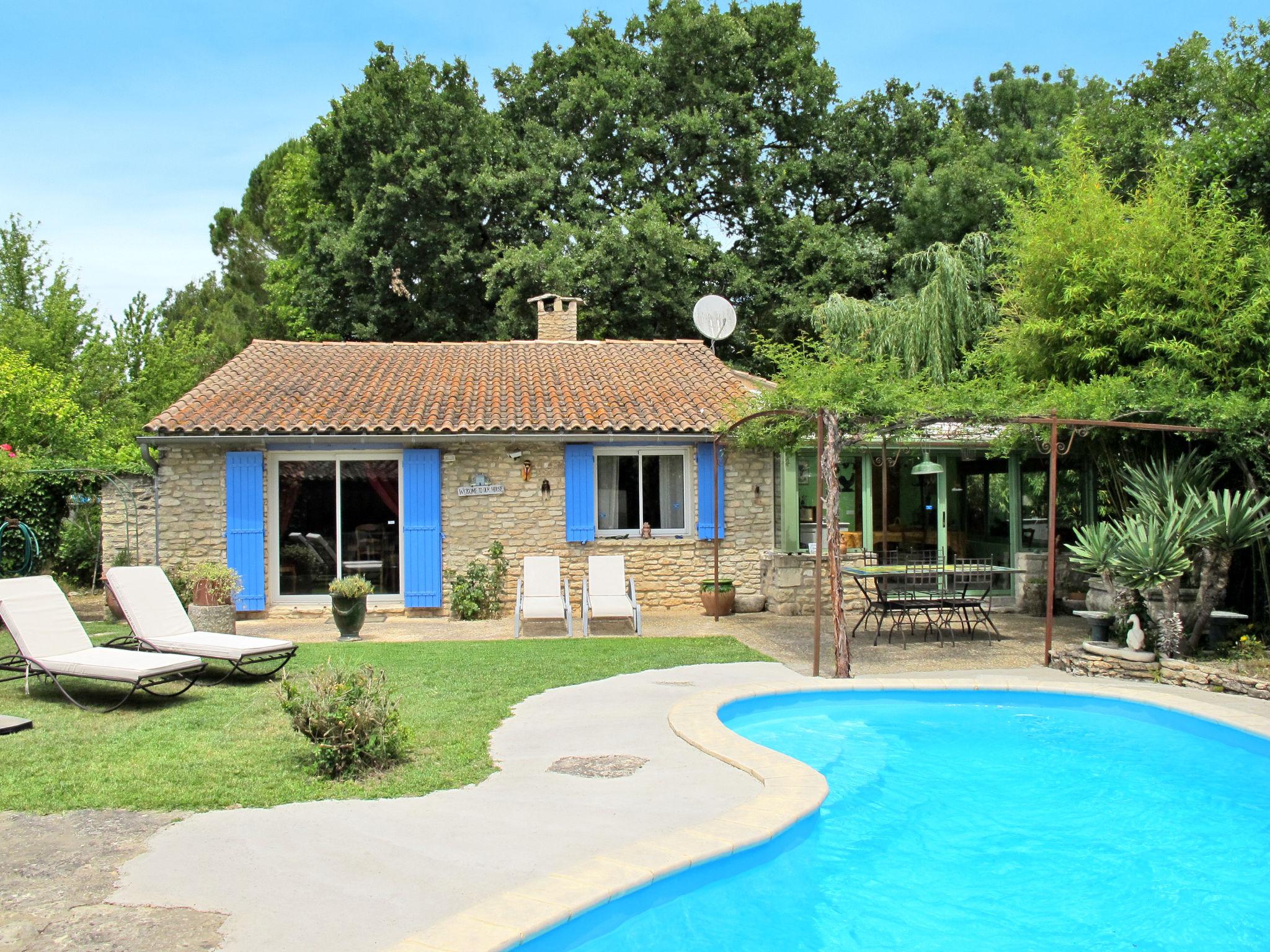 Foto 1 - Casa em L'Isle-sur-la-Sorgue com piscina privada e jardim