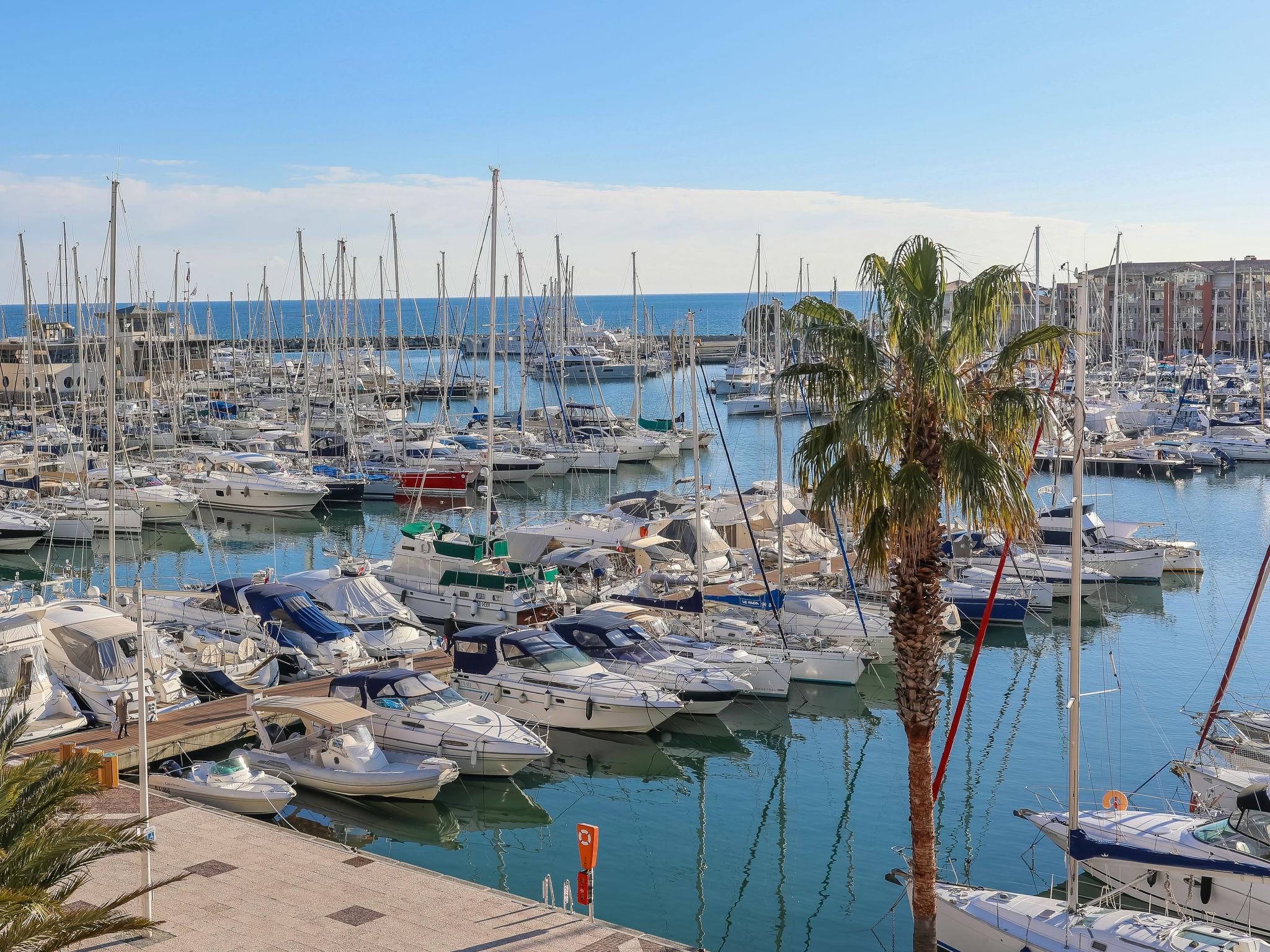 Photo 1 - Appartement de 2 chambres à Fréjus avec terrasse et vues à la mer