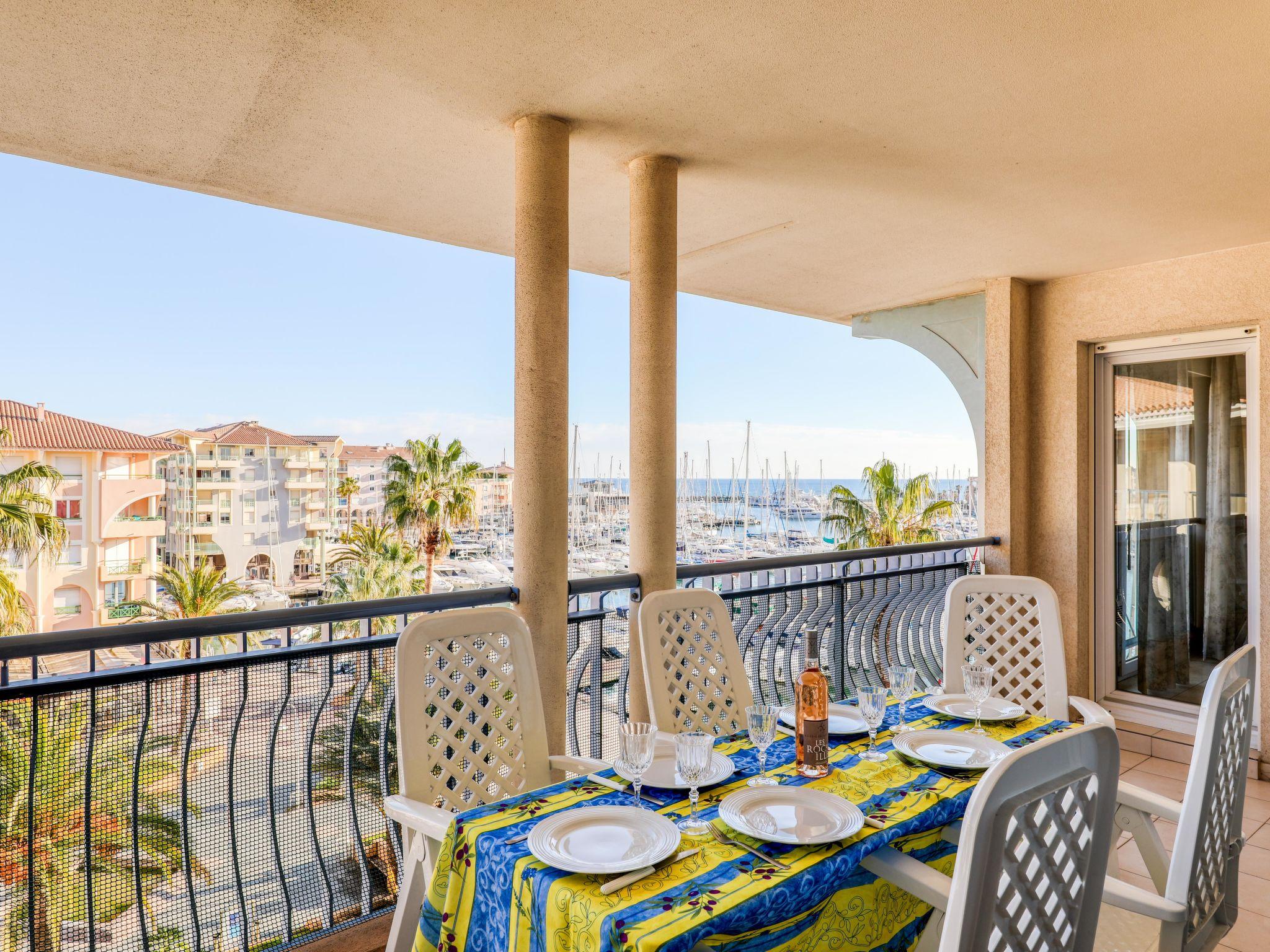 Foto 2 - Apartamento de 2 habitaciones en Fréjus con terraza y vistas al mar