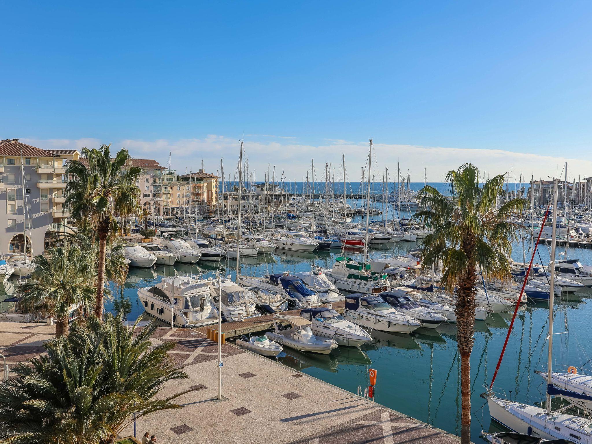 Foto 20 - Appartamento con 2 camere da letto a Fréjus con terrazza e vista mare