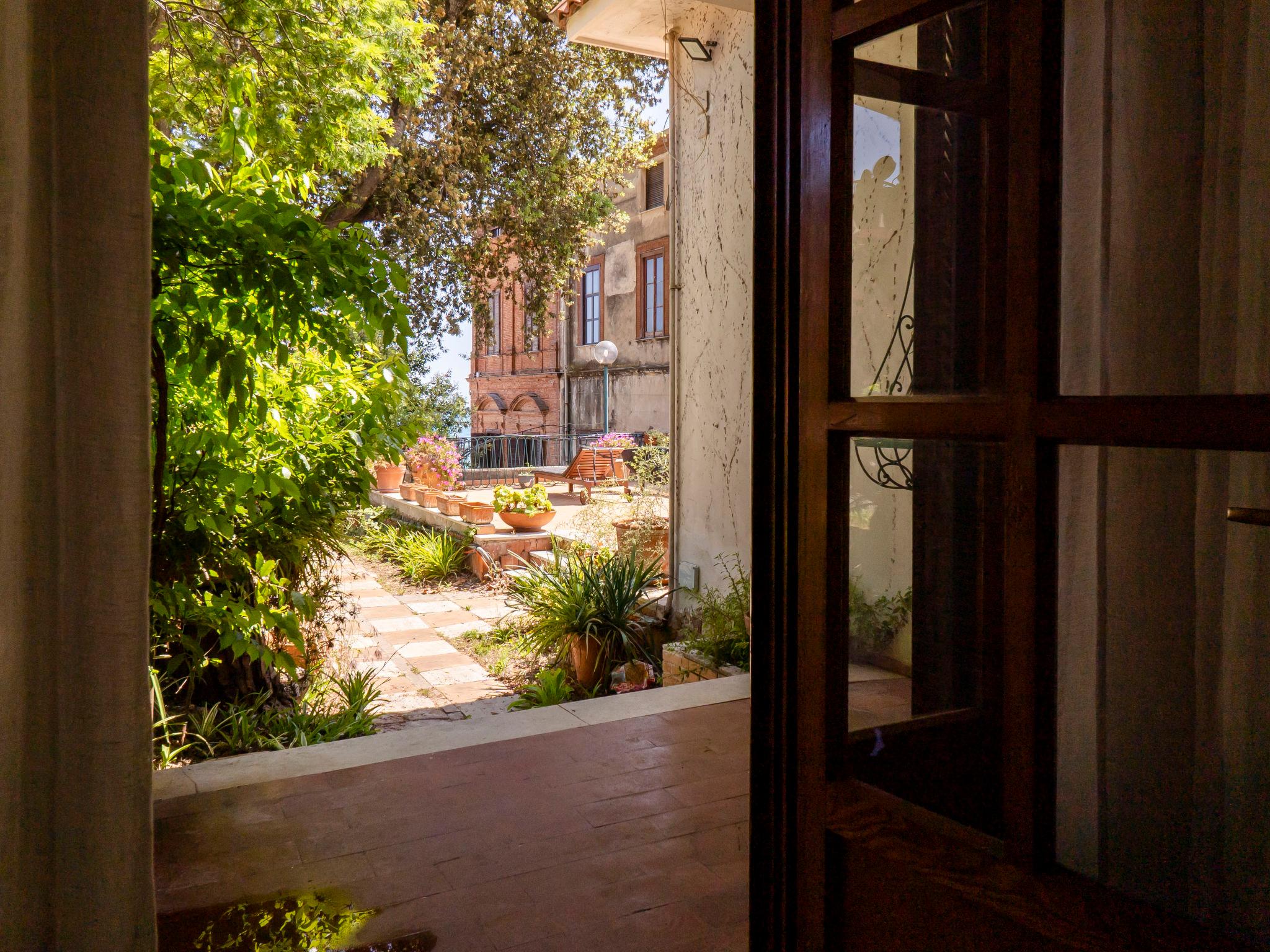 Photo 26 - Maison de 4 chambres à Formia avec jardin et vues à la mer