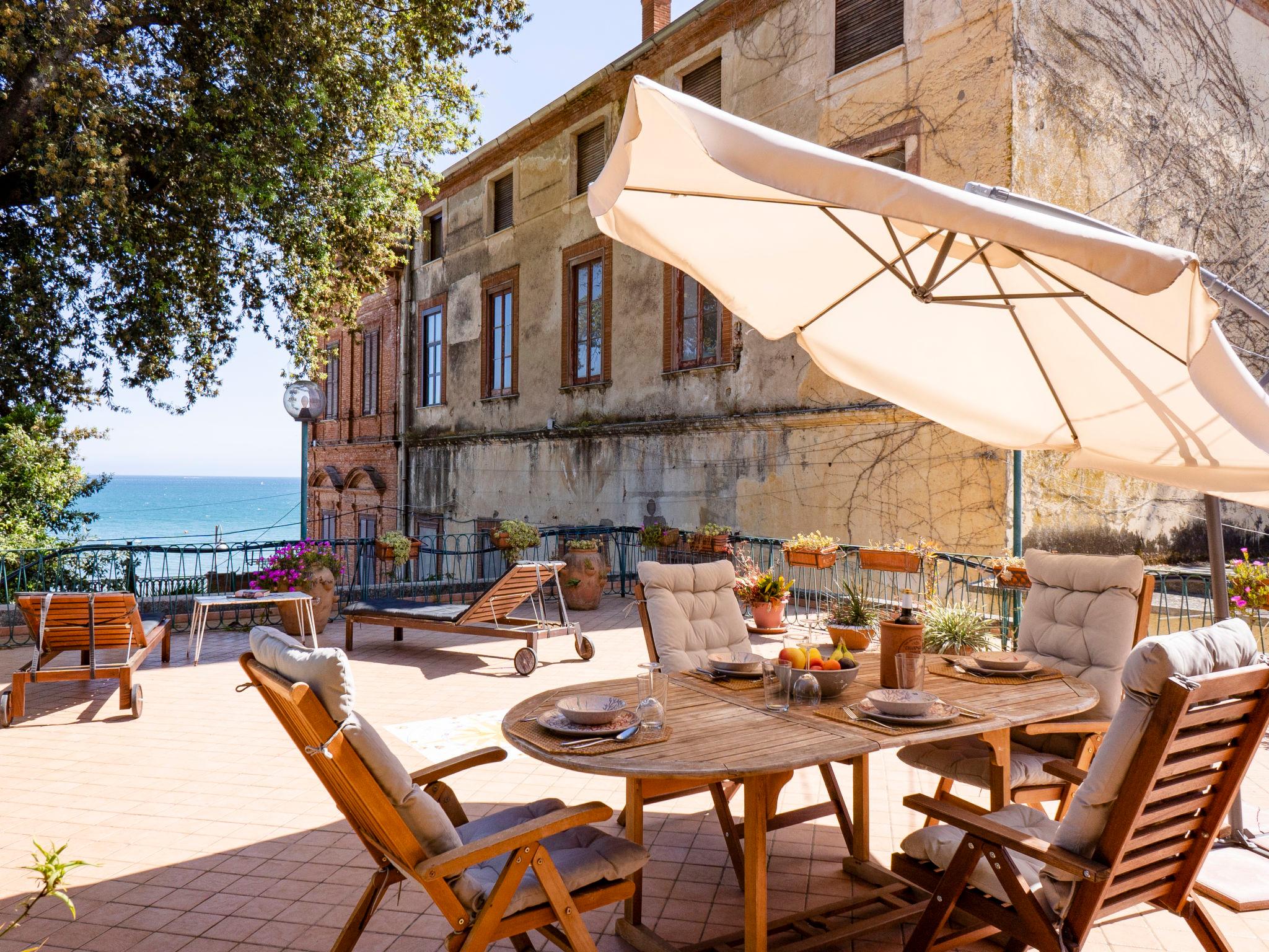 Photo 3 - Maison de 4 chambres à Formia avec jardin et vues à la mer