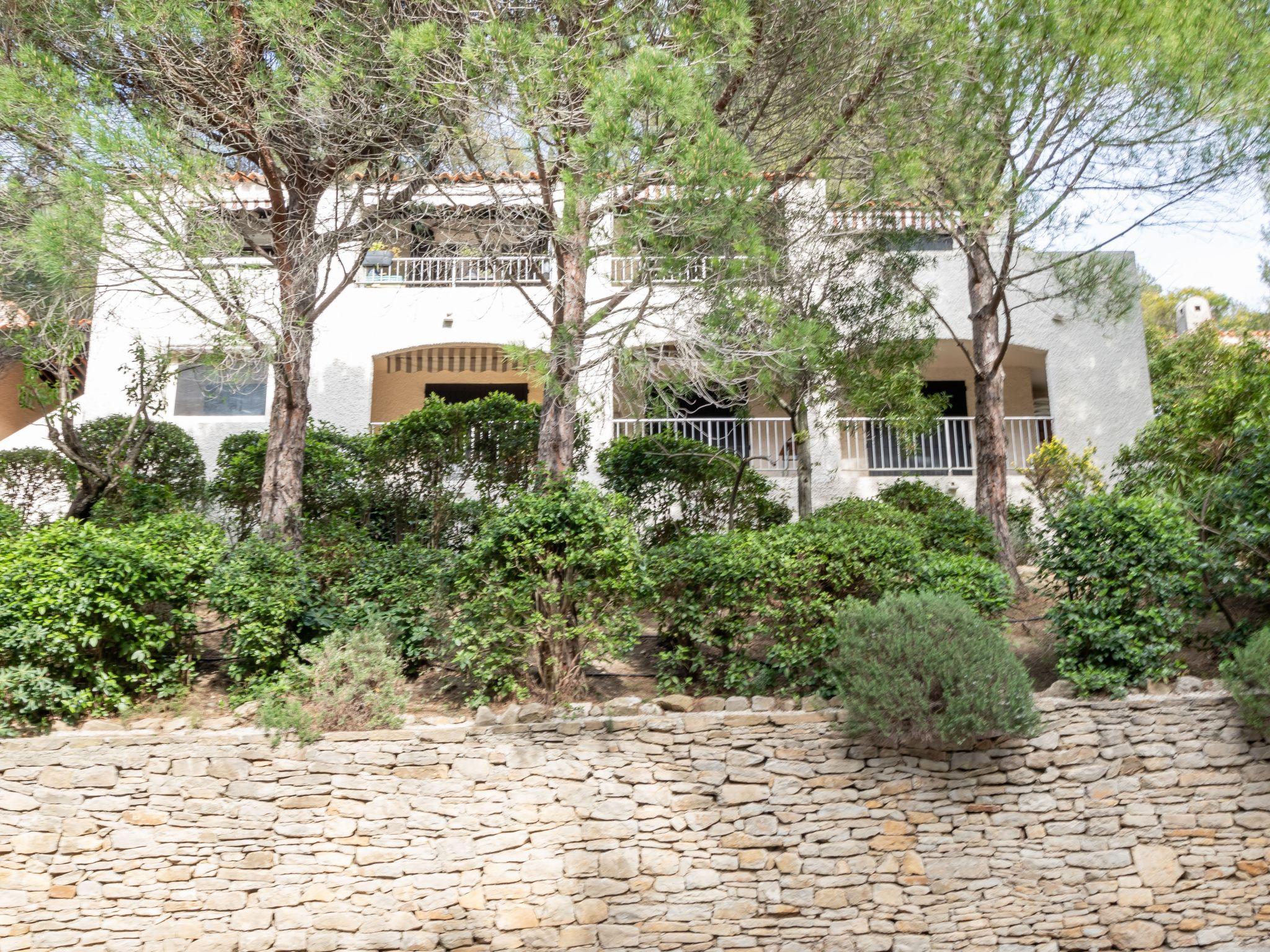 Photo 16 - Apartment in Saint-Cyr-sur-Mer with terrace