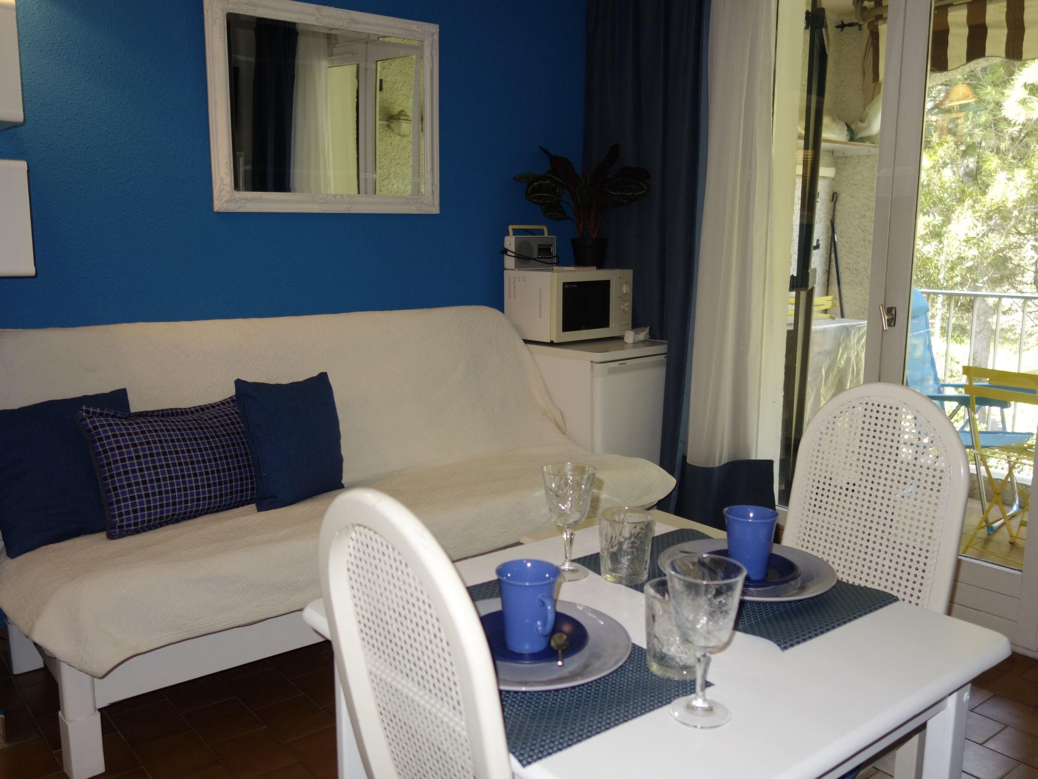 Foto 4 - Apartamento em Saint-Cyr-sur-Mer com jardim e terraço