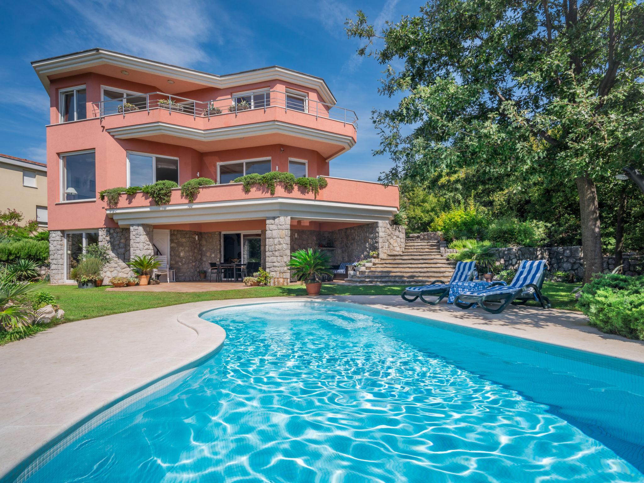 Photo 2 - Maison de 4 chambres à Kostrena avec piscine privée et vues à la mer