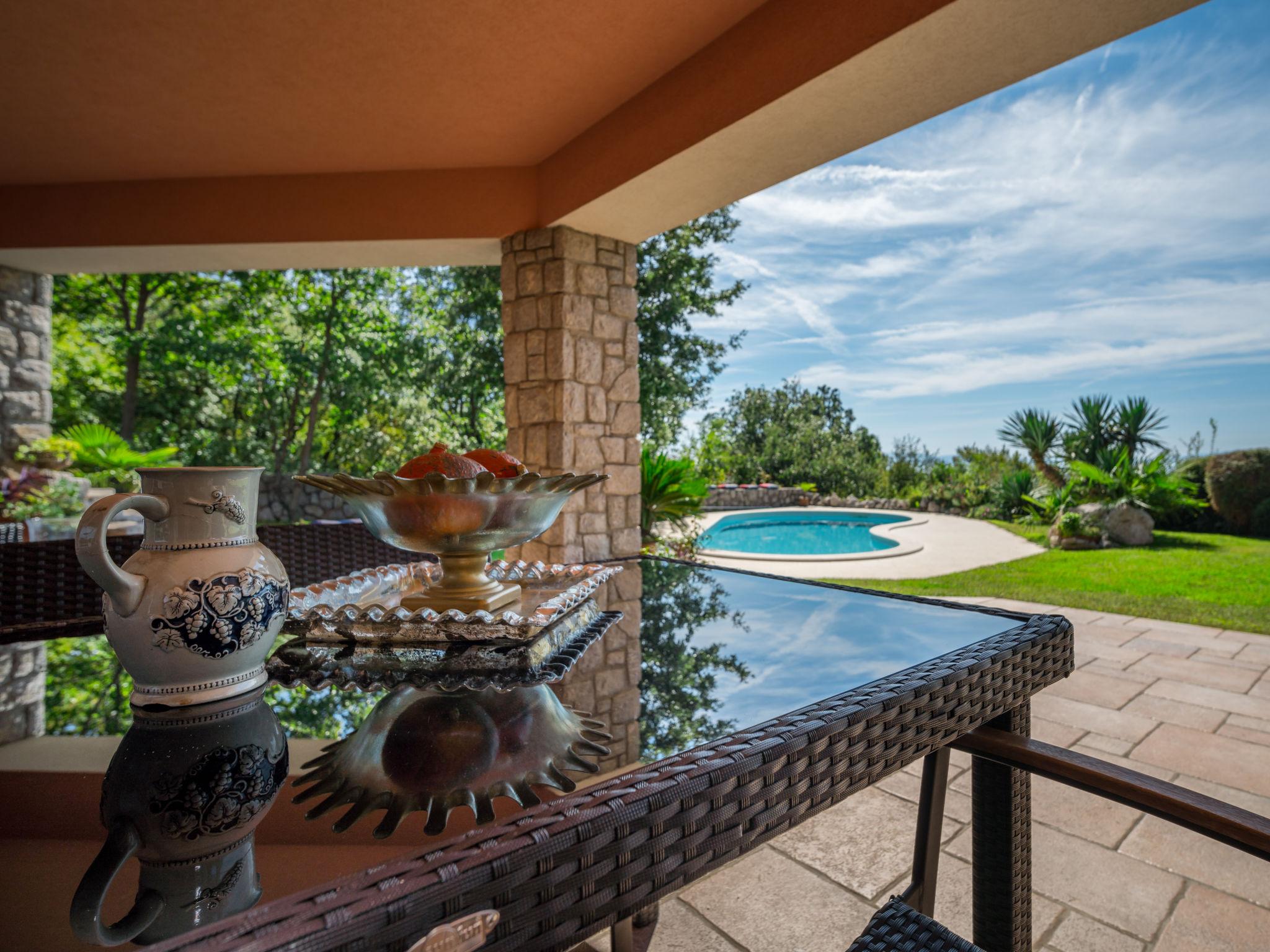 Photo 33 - Maison de 4 chambres à Kostrena avec piscine privée et vues à la mer