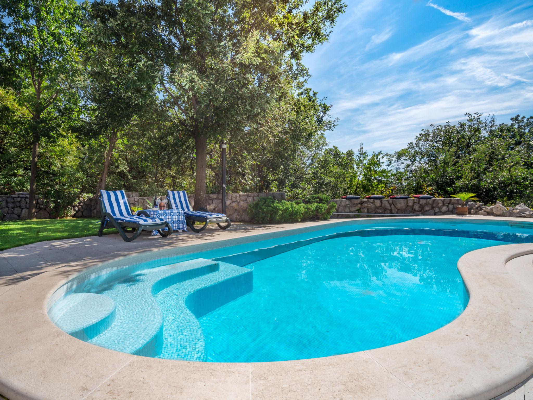 Photo 7 - Maison de 4 chambres à Kostrena avec piscine privée et vues à la mer