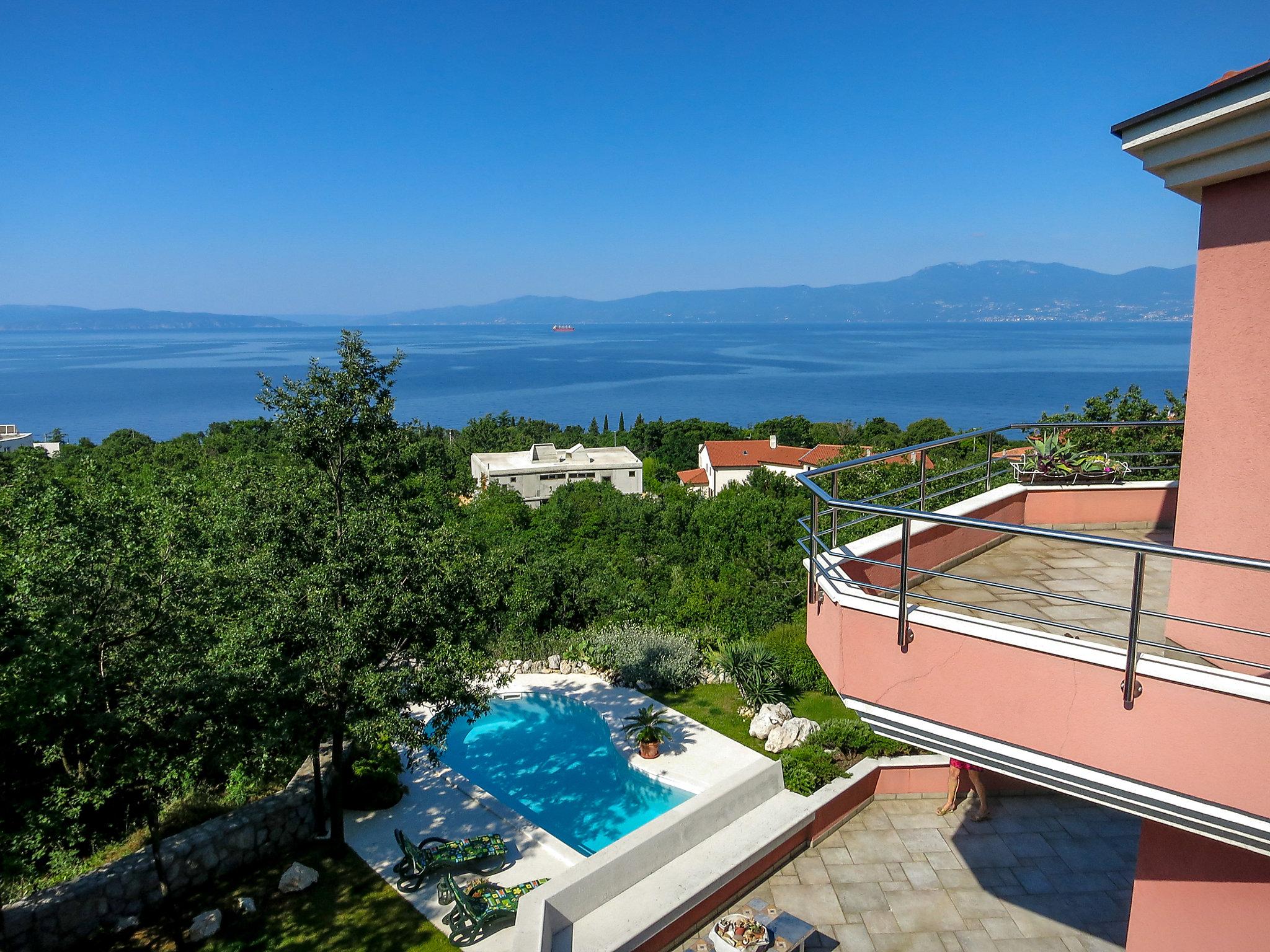 Foto 41 - Casa de 4 quartos em Kostrena com piscina privada e vistas do mar