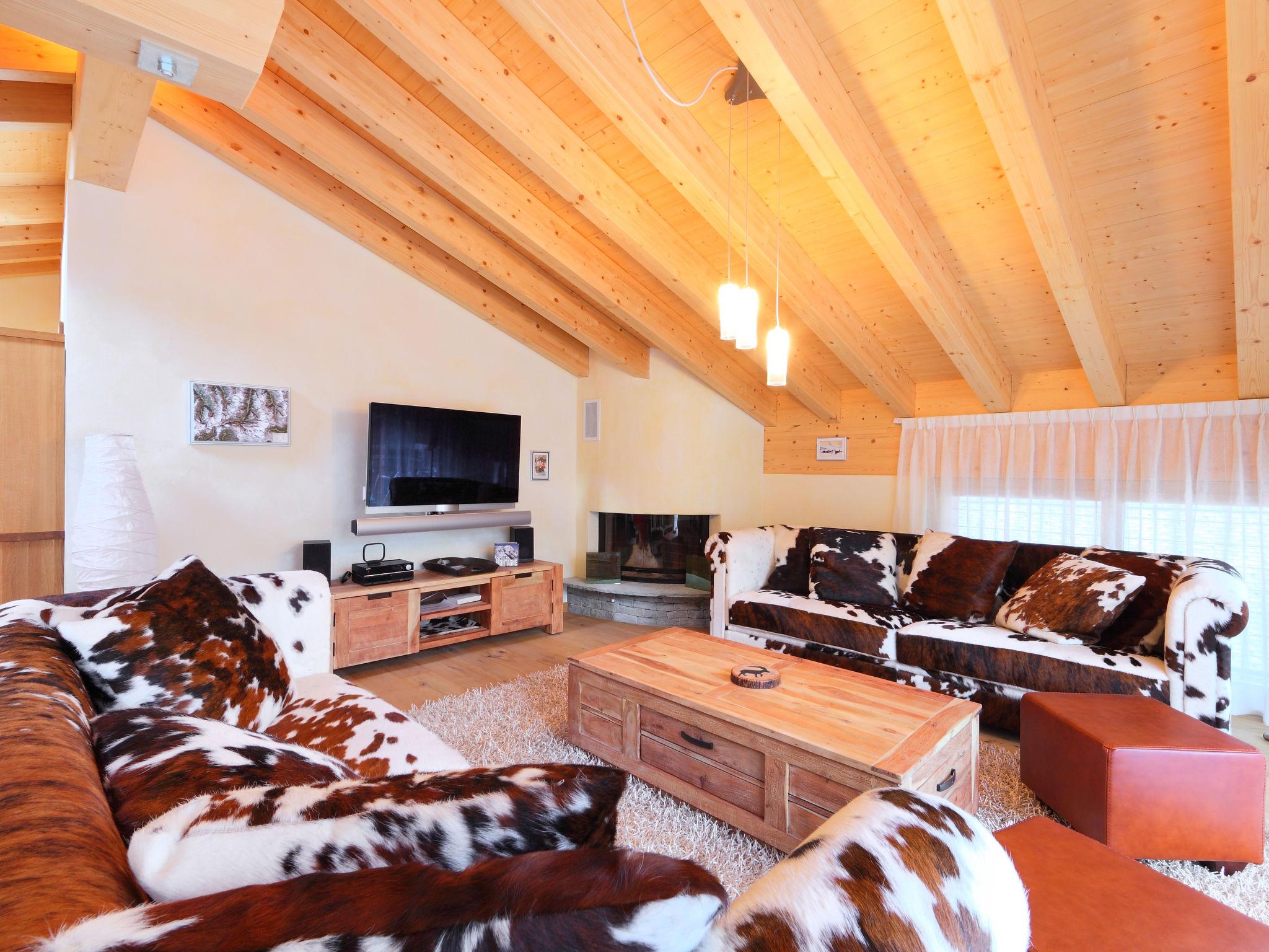 Photo 8 - 6 bedroom Apartment in Zermatt with sauna and hot tub