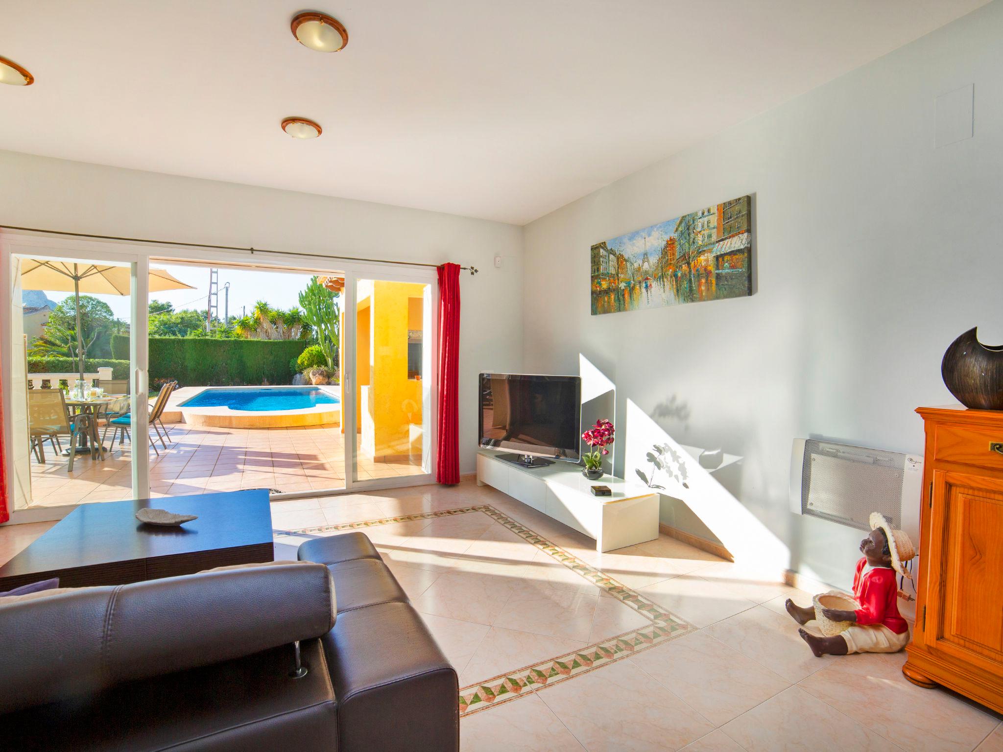 Photo 3 - 3 bedroom House in Calp with private pool and sea view