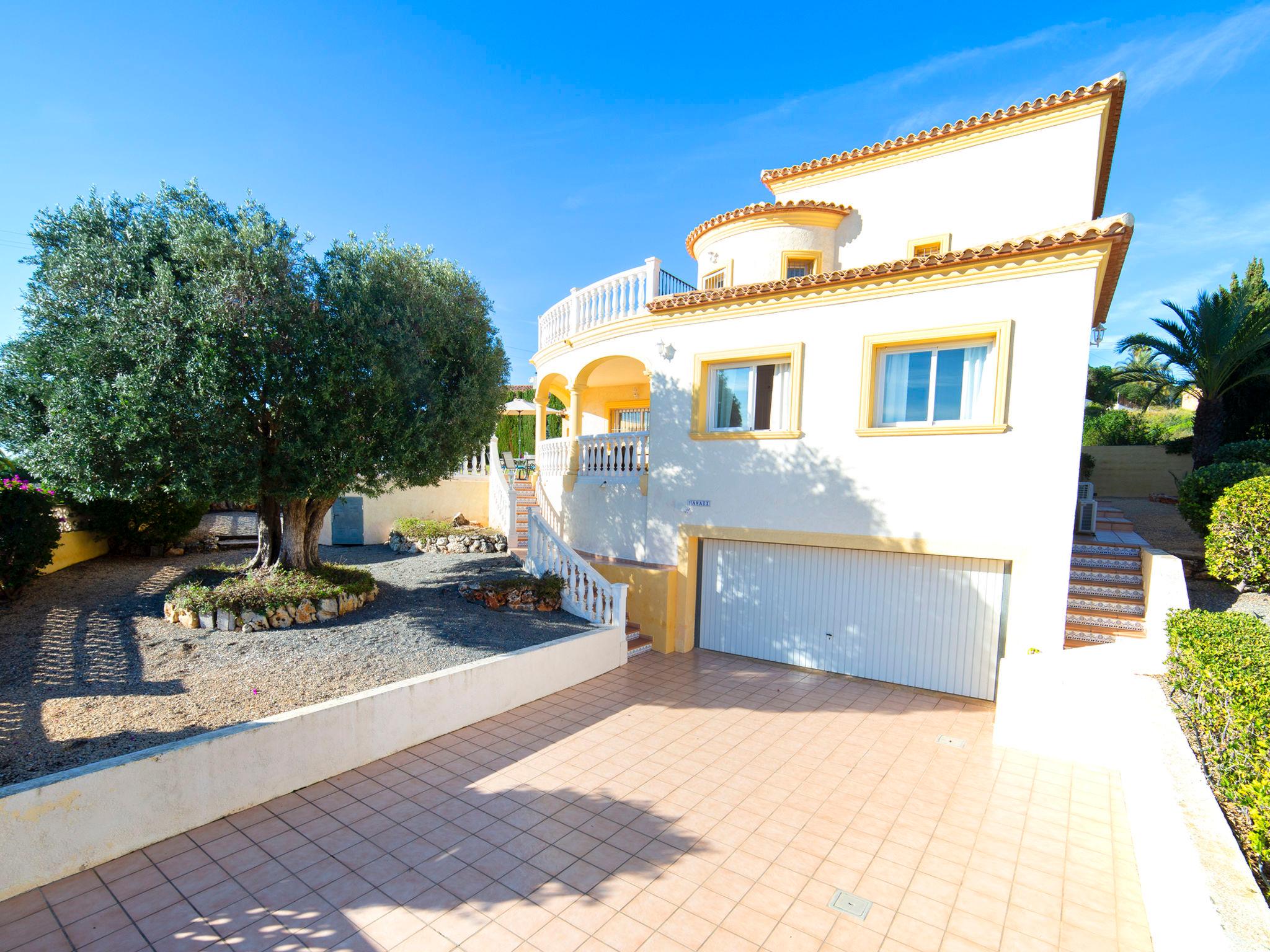 Foto 18 - Casa de 3 quartos em Calp com piscina privada e vistas do mar