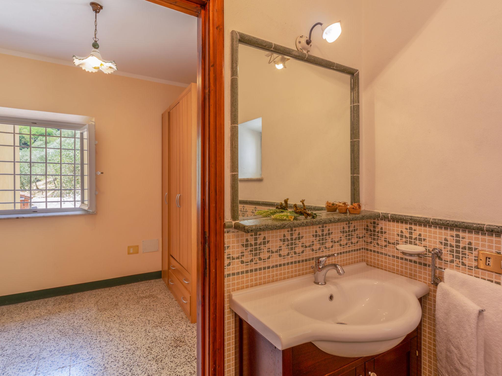 Photo 14 - 4 bedroom House in Lucca with swimming pool and garden