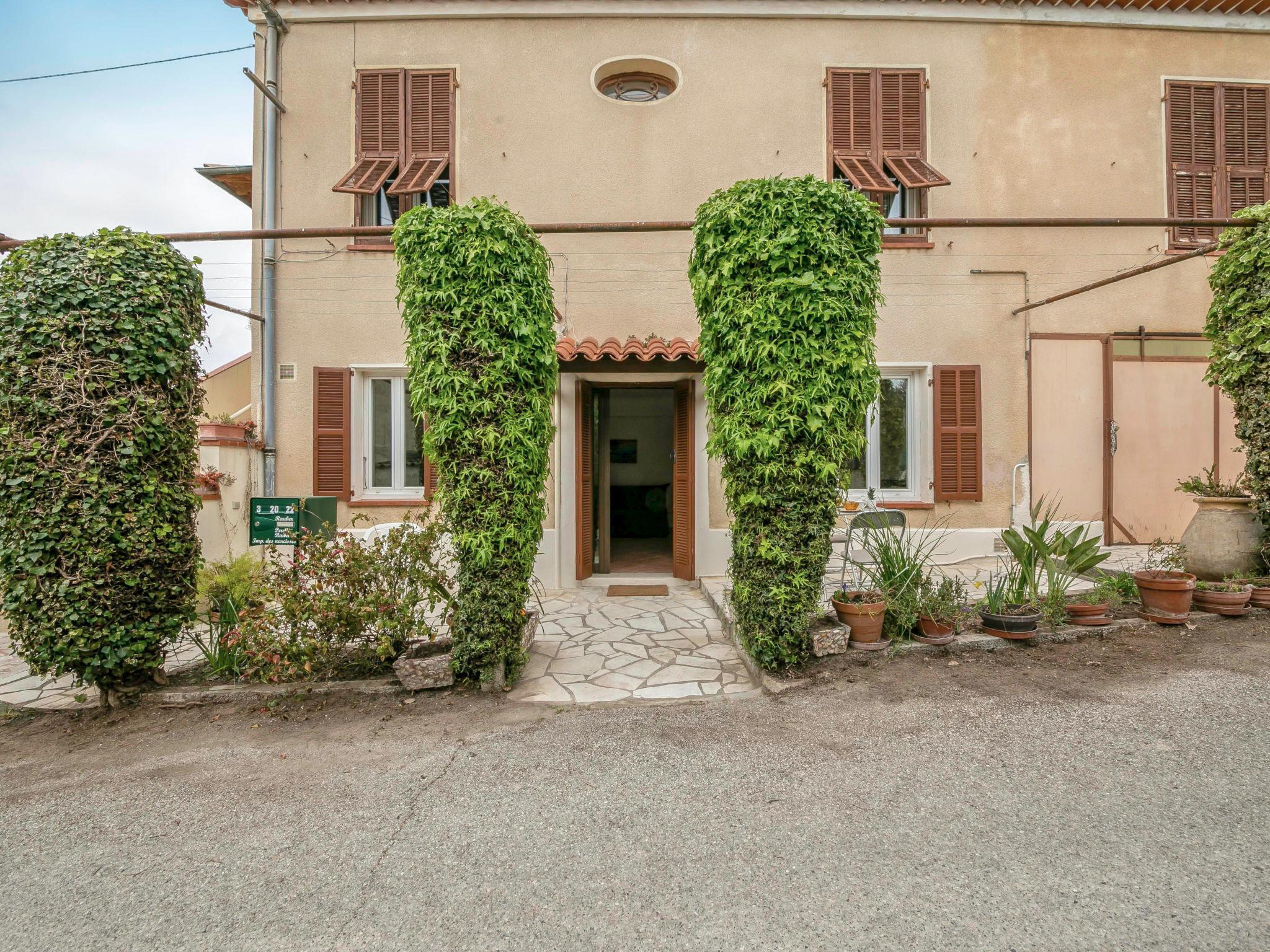 Foto 10 - Appartamento con 1 camera da letto a Cagnes-sur-Mer con giardino e terrazza