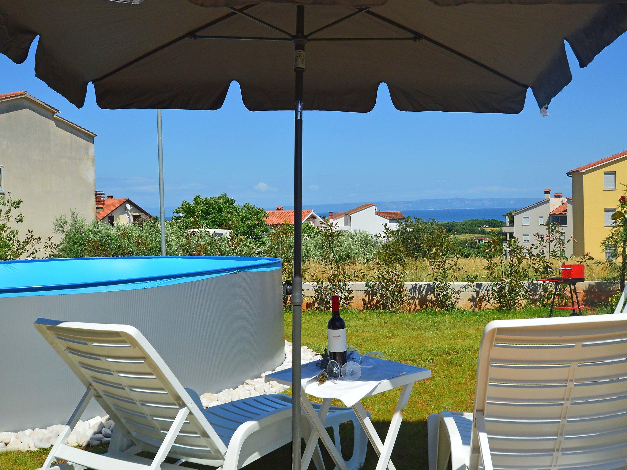 Photo 10 - 2 bedroom Apartment in Ližnjan with private pool and garden